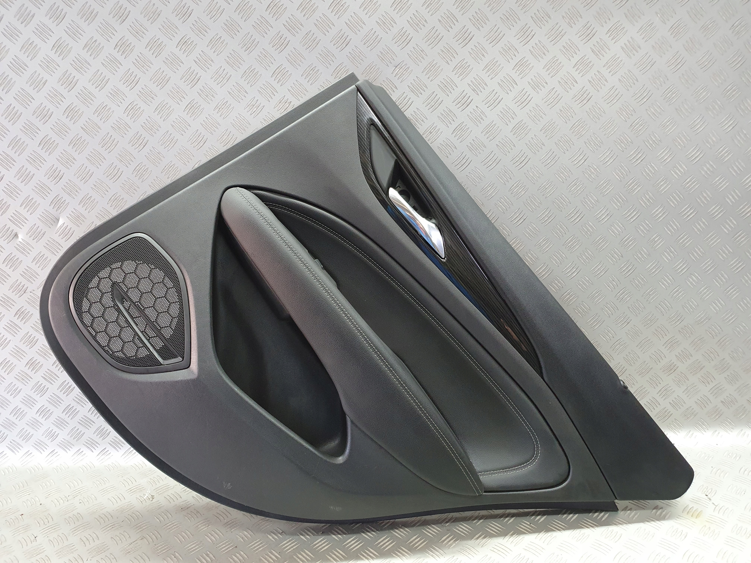 BOCZEK DRZWI PRAWY TYLNY OPEL INSIGNIA B HB SKÓRA