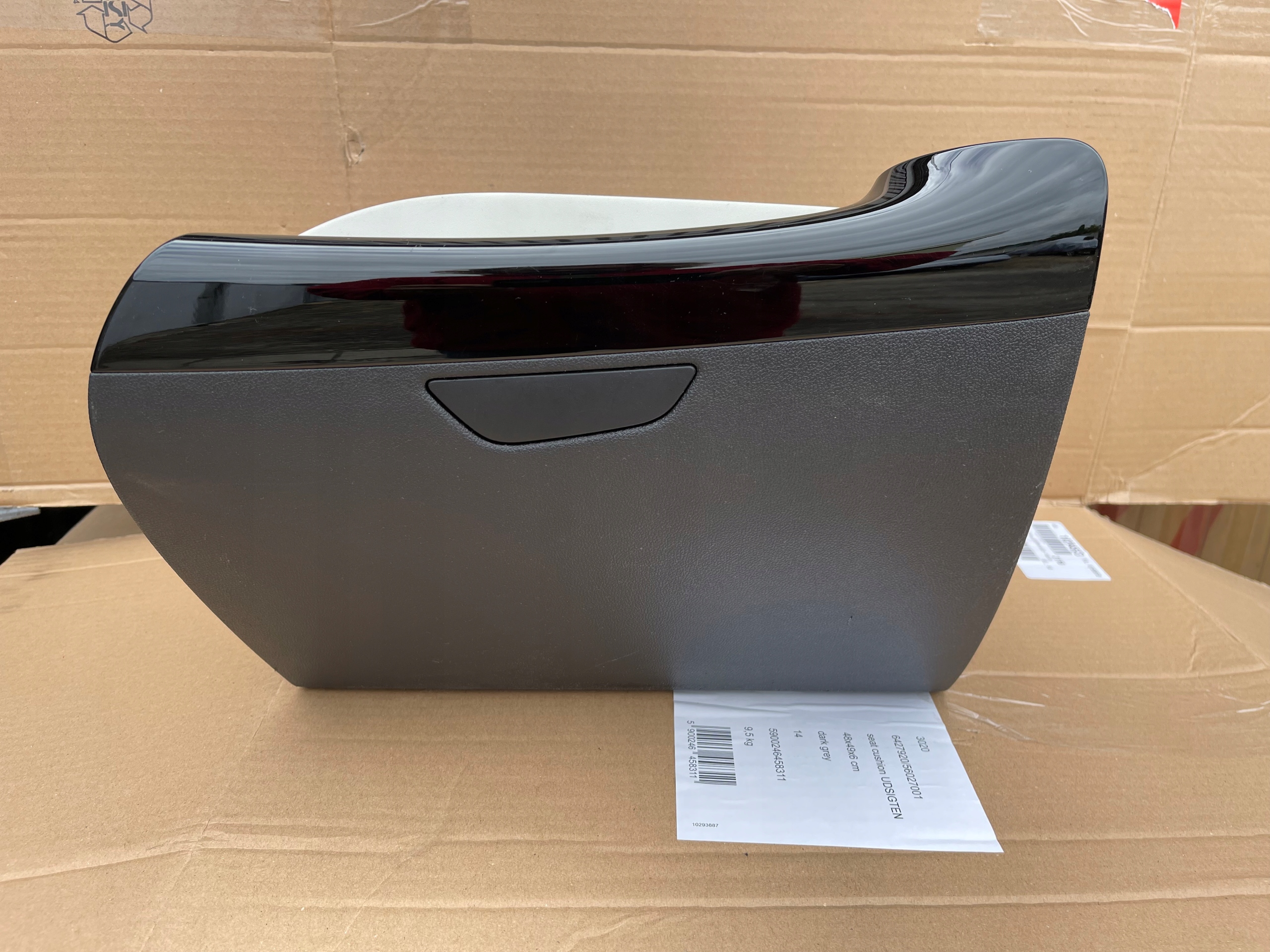 Пассажирский отсек RENAULT CAPTUR и 685003033F EUR