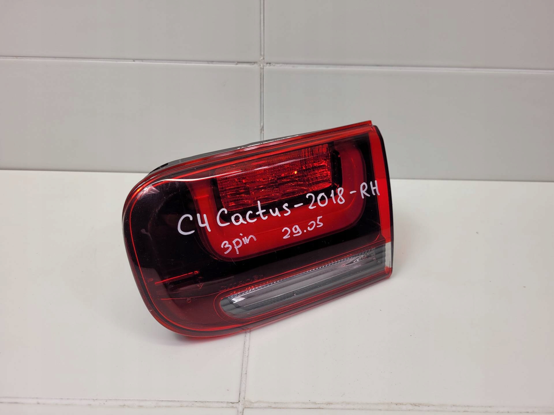 light rear to the bonnet right side Citroen C4 Cactus 2016 9821352180
