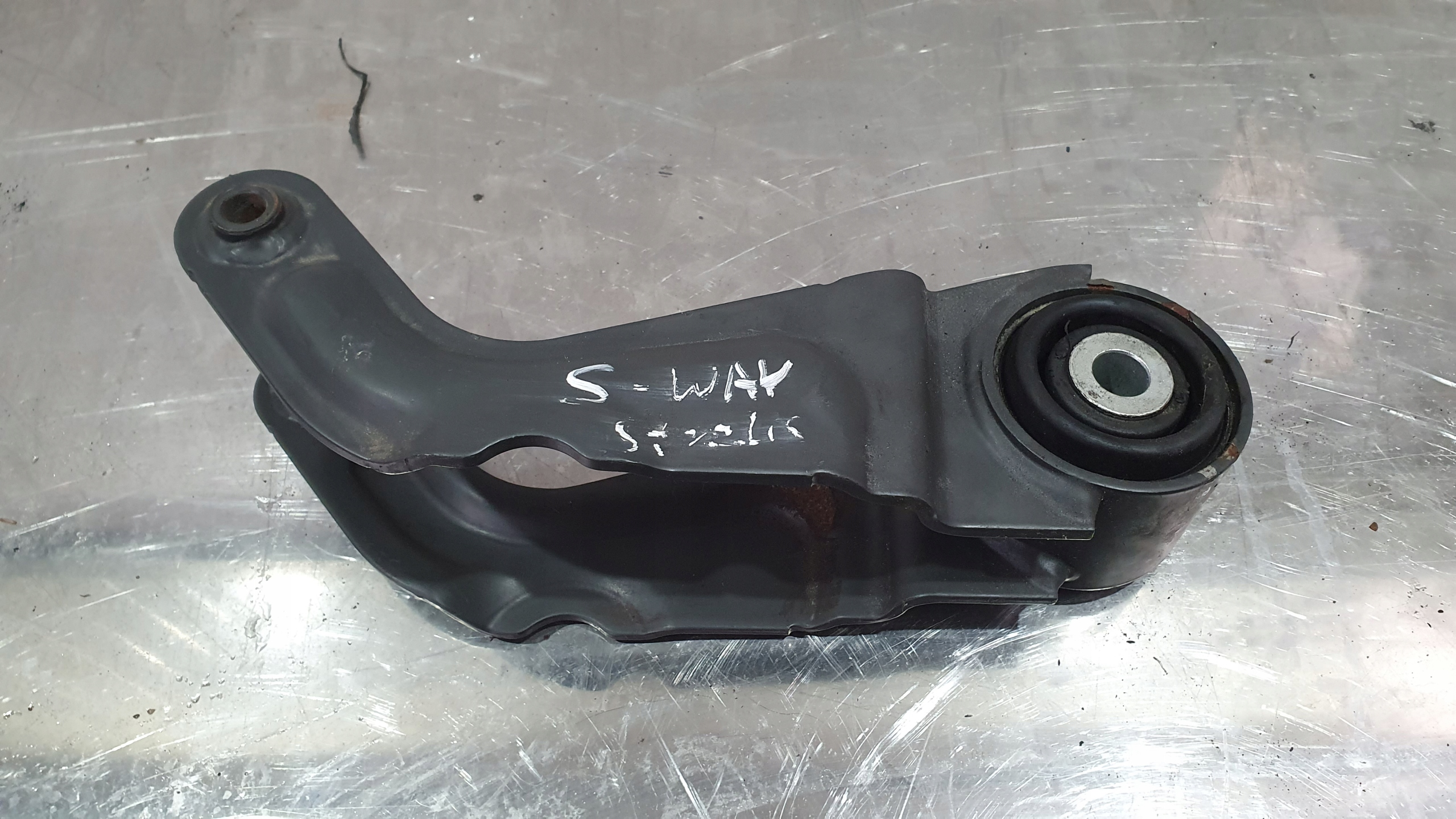 01635-21 - Крепление Iveco Stralis S-Way