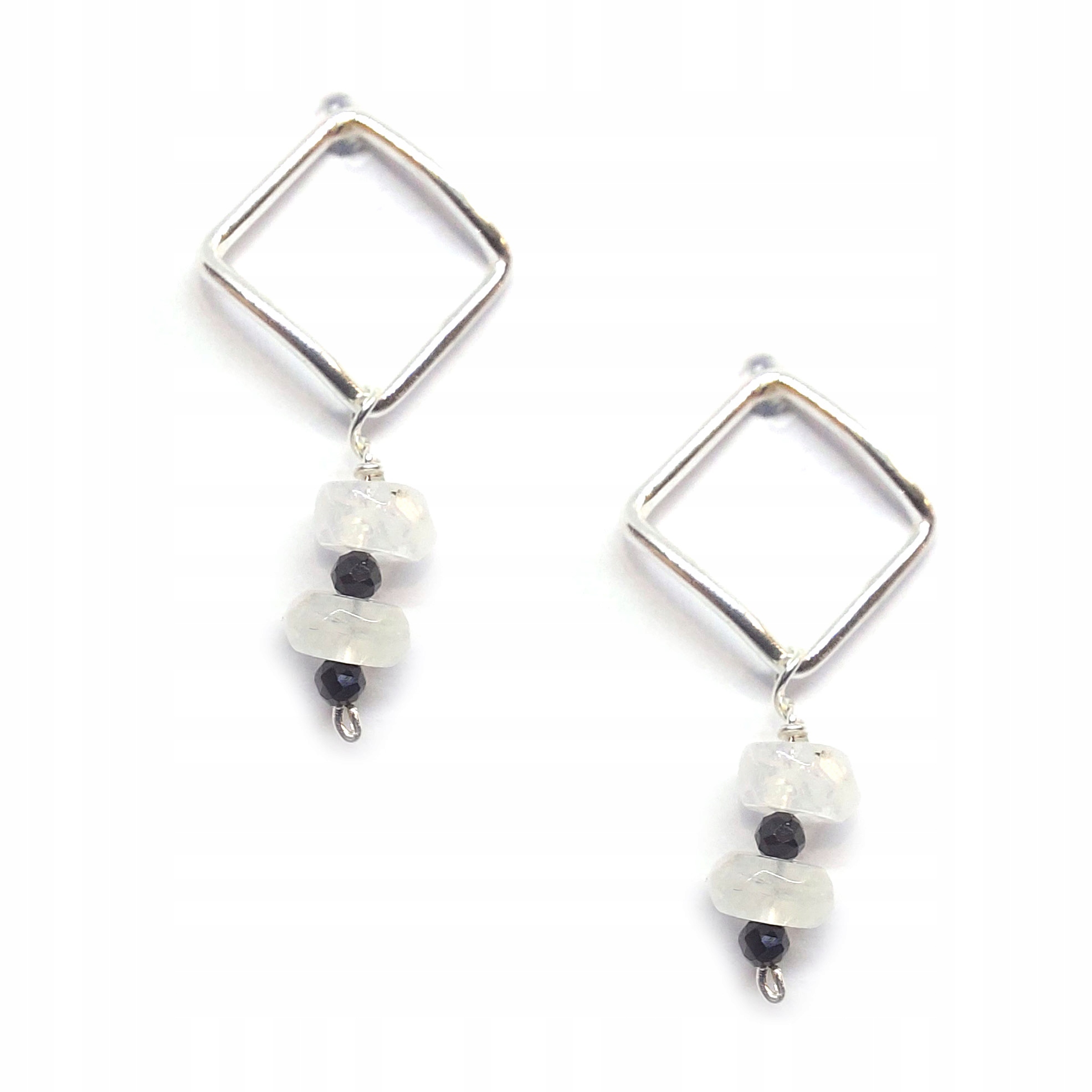 Stříbrné náušnice s křišťálem a spinelem