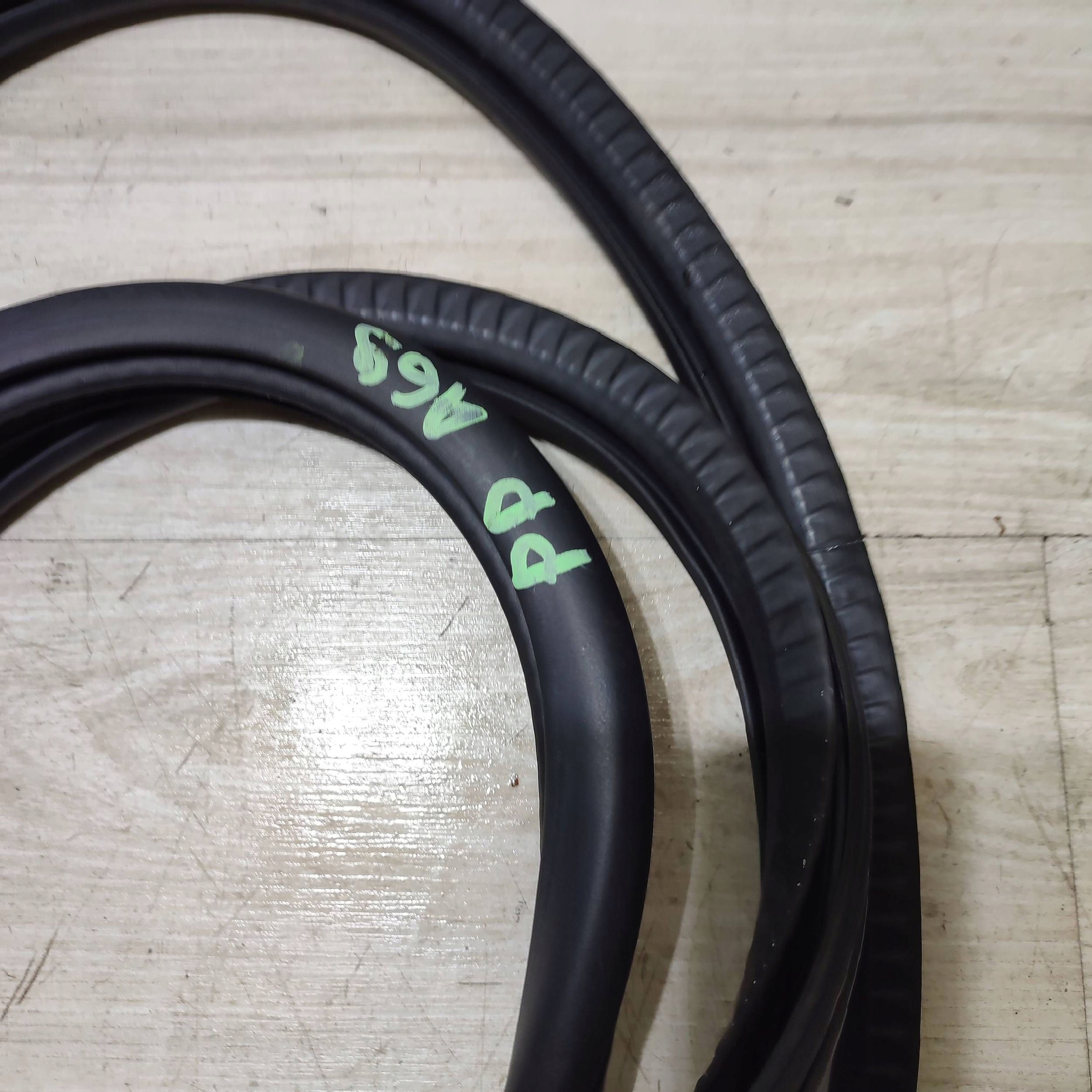 gasket door przednich front side right Opel Corsa F