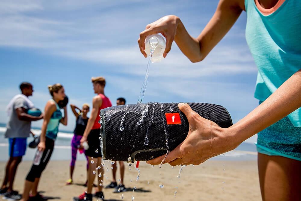 MOCNY GŁOŚNIK MOBILNY BEZPRZEWODOWY BLUETOOTH Z RADIO BASS PASKIEM NA RAMIE Marka Xtreme