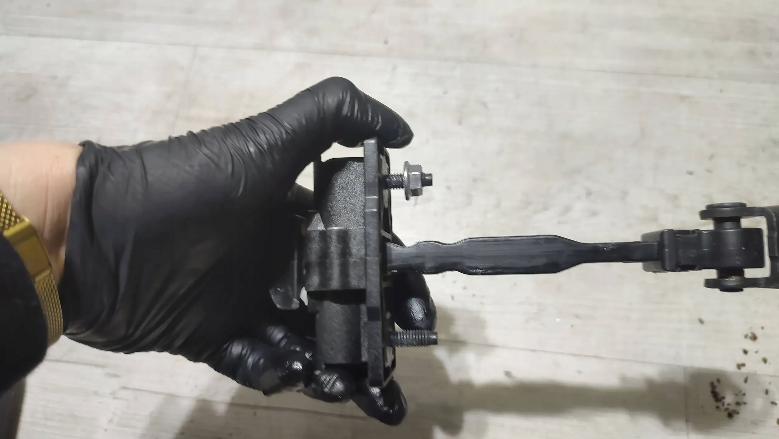 Opel Corsa F 1.2 22r. front side right limiter door