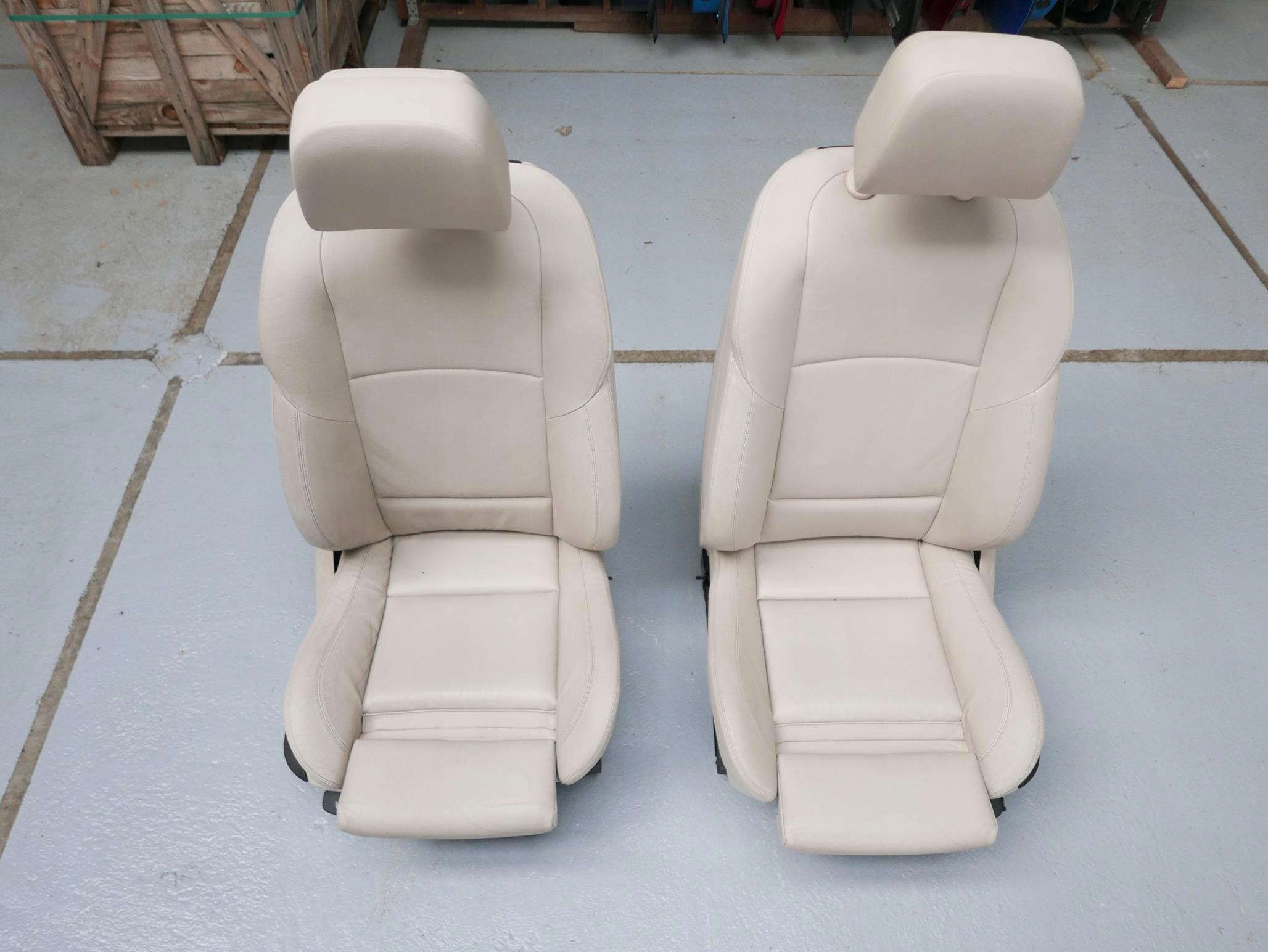 BMW F10 передние сиденья OYSTER LCCX монитор DVD