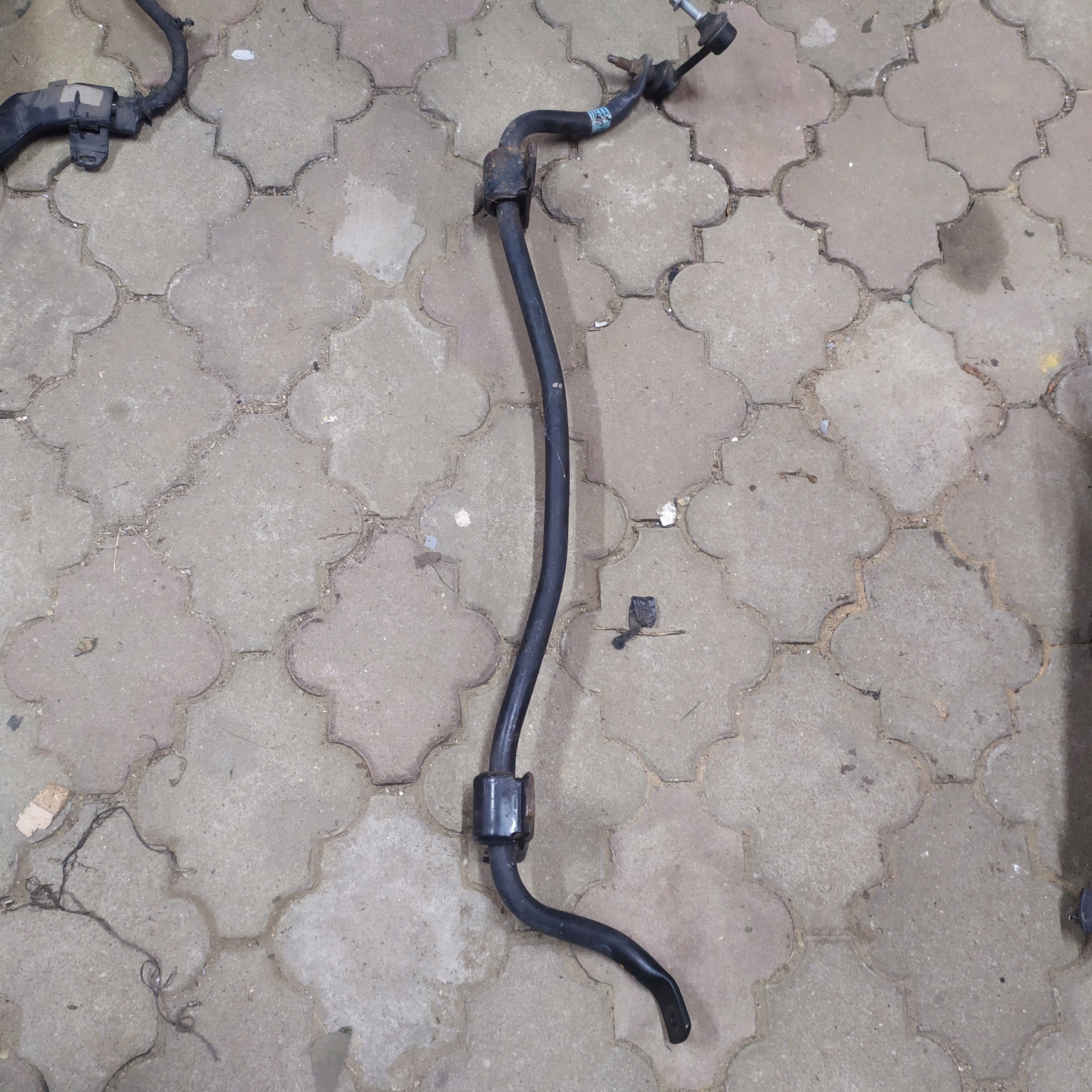 68253186AA - Dodge Durango задній стабілізатор