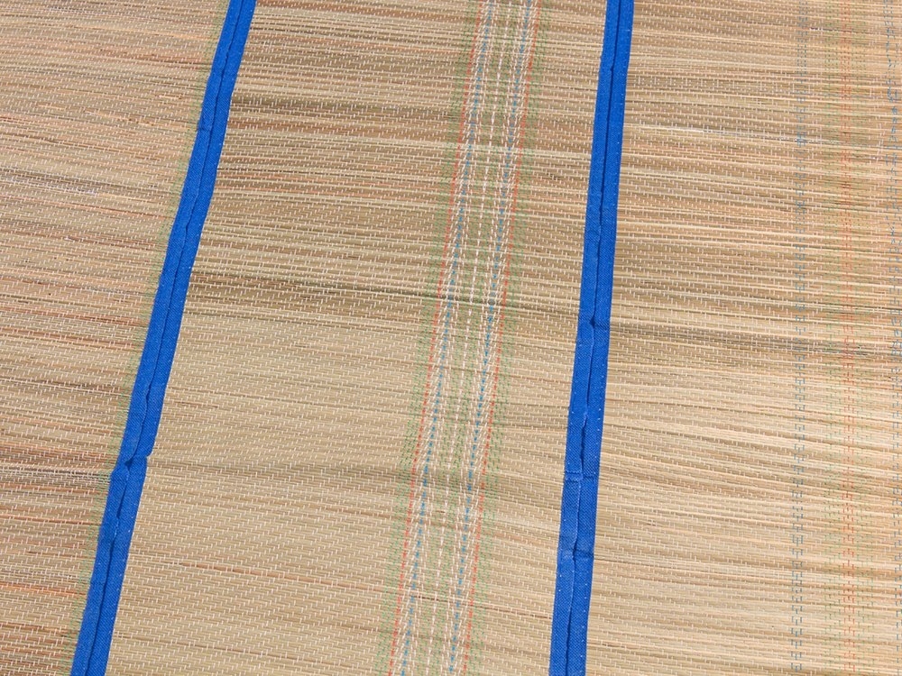 MATA PLAŻOWA SŁOMIANA TERMICZNA ZWIJANA PIKNIKOWA PIKNIK BIWAK 150x170 Kolor dominujący wielokolorowy