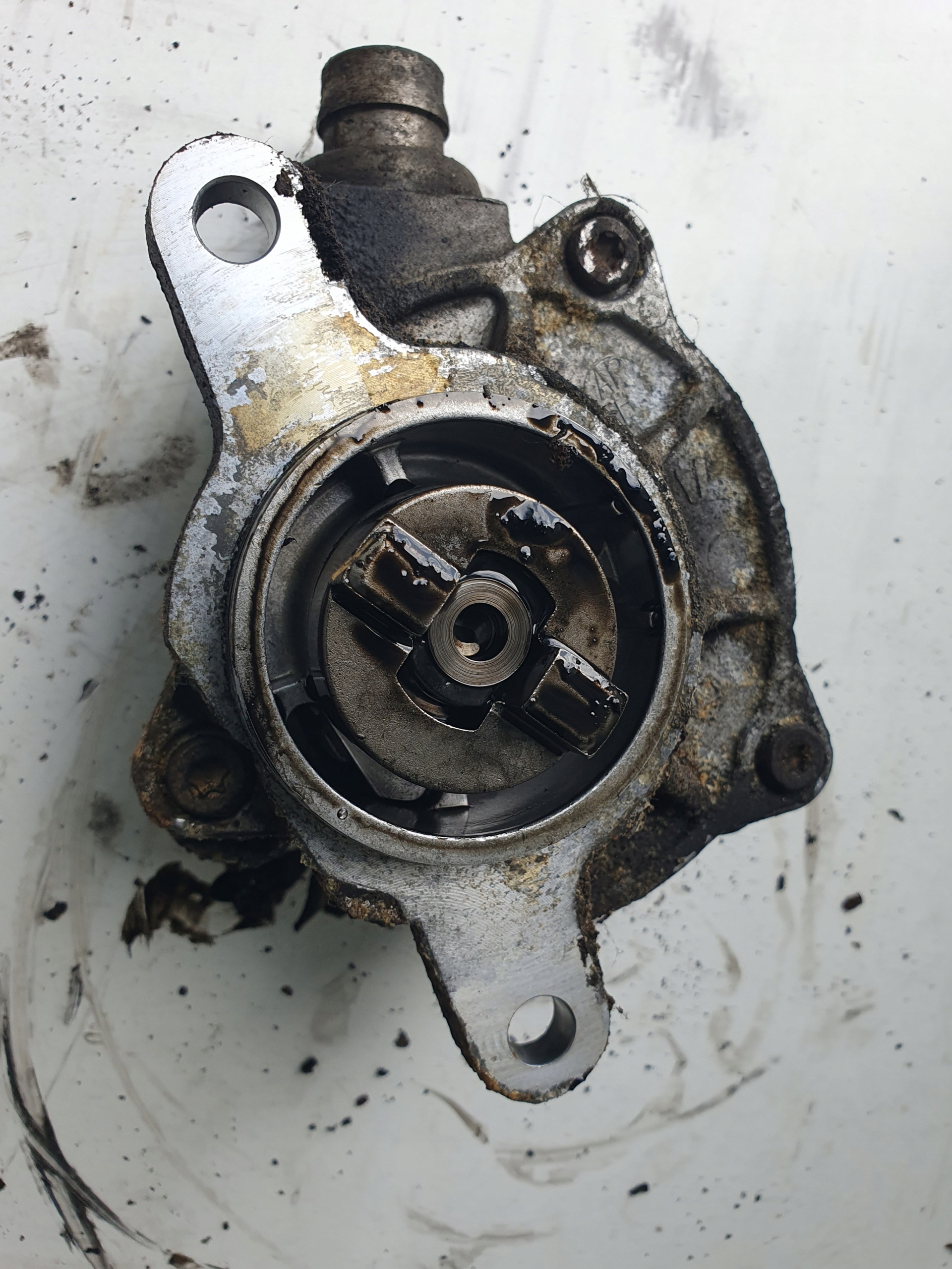 Renault Master 2 II 2.5 DCI 01- pump vacual vacuum pump