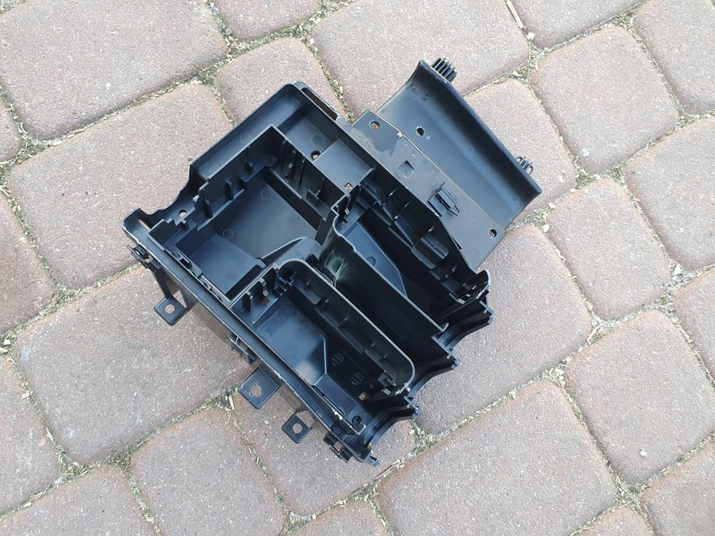 39049563 - Корпус база запобіжників Opel Astra K