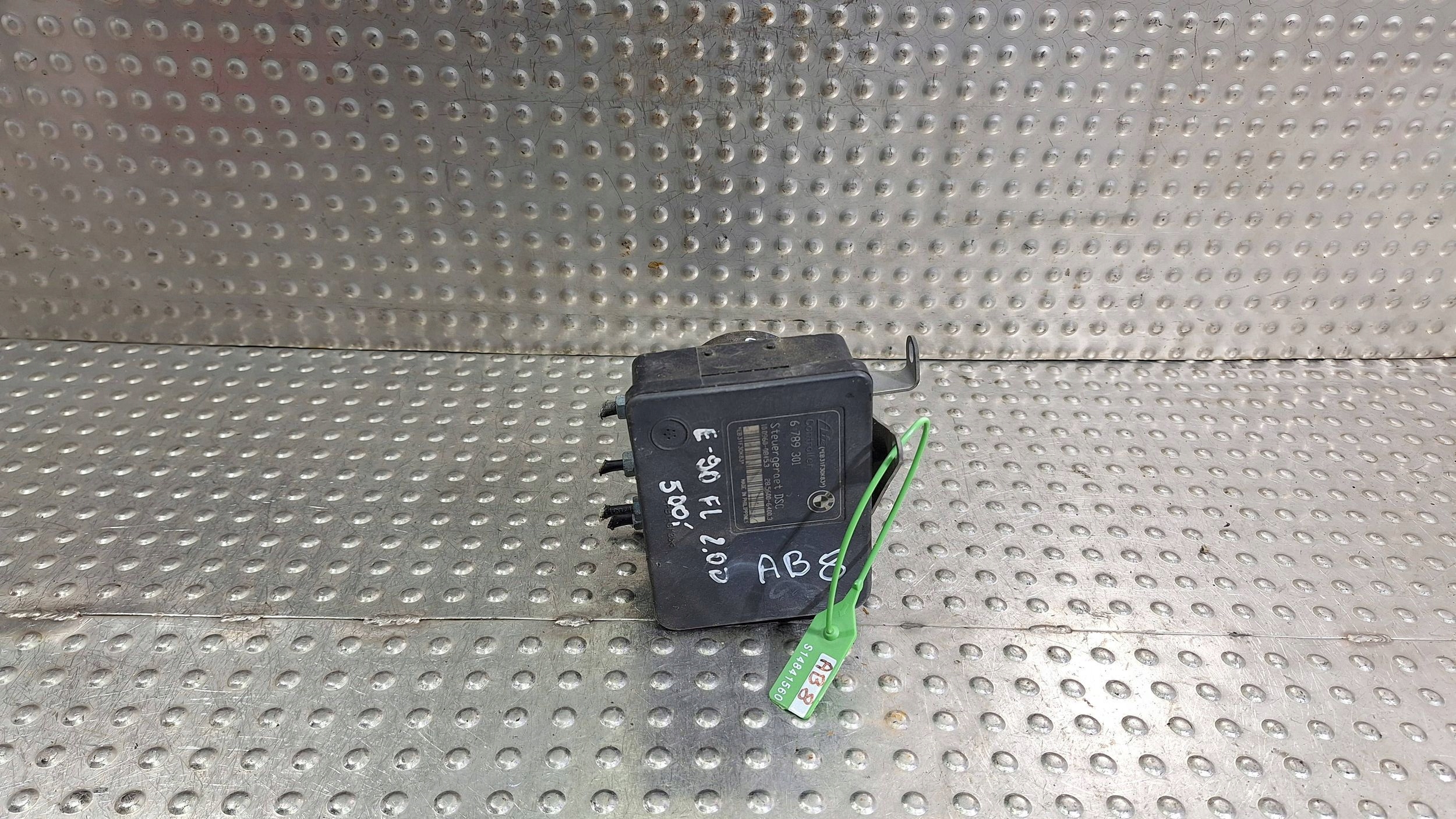 pump control unit ABS 6789300 6789301 BMW E81 E87 E90 E91 E92 E93