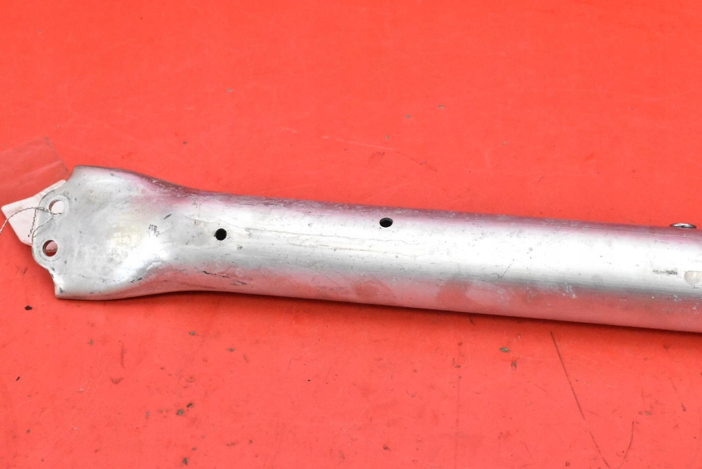 console of a shock absorber right front 1007924-00-E TESLA MODEL S LIFT 16-21