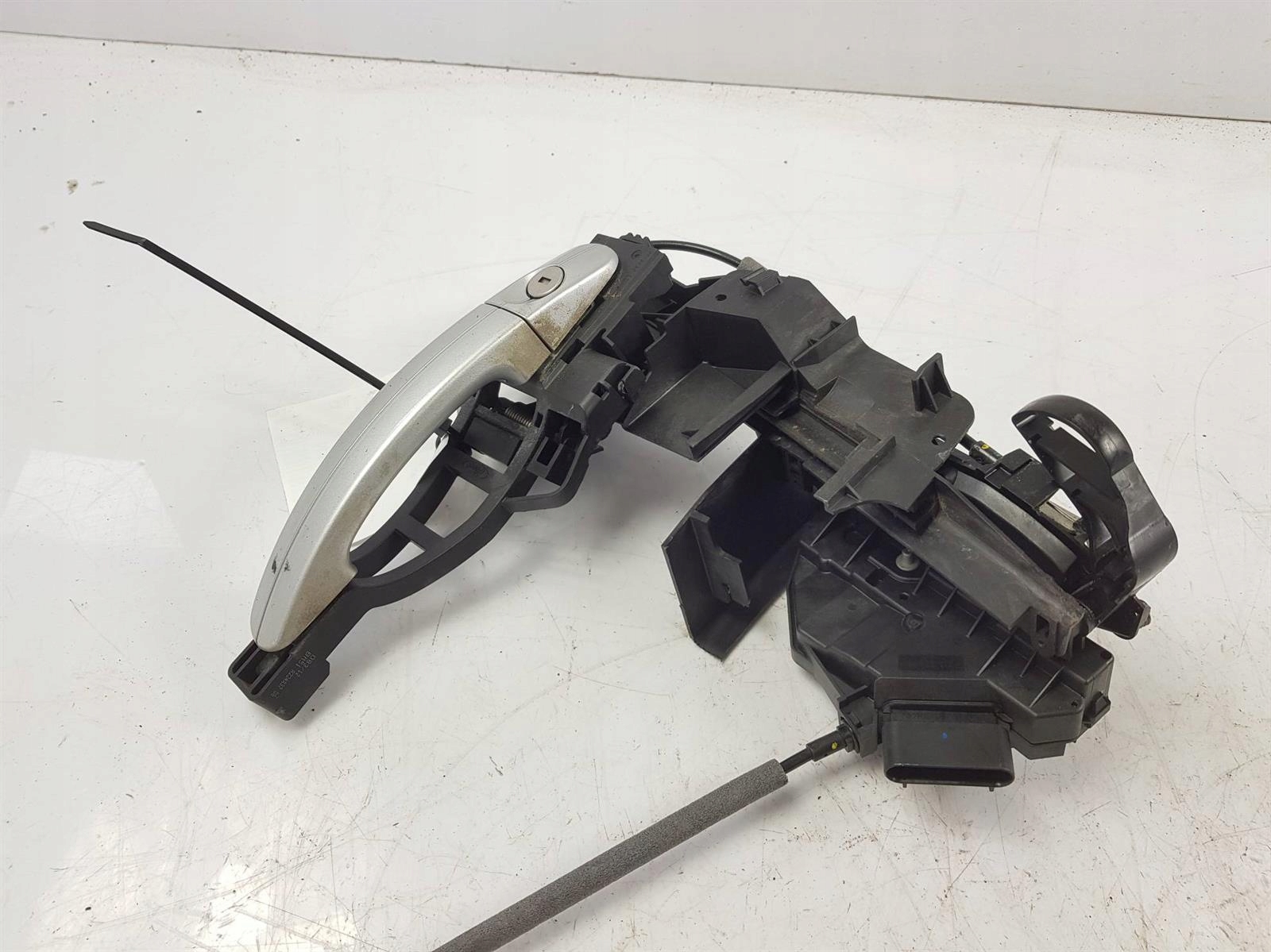 ZAMEK DRZWI LP BM5AA21813AD FORD FOCUS MK3 Part number BM5AA21813AD