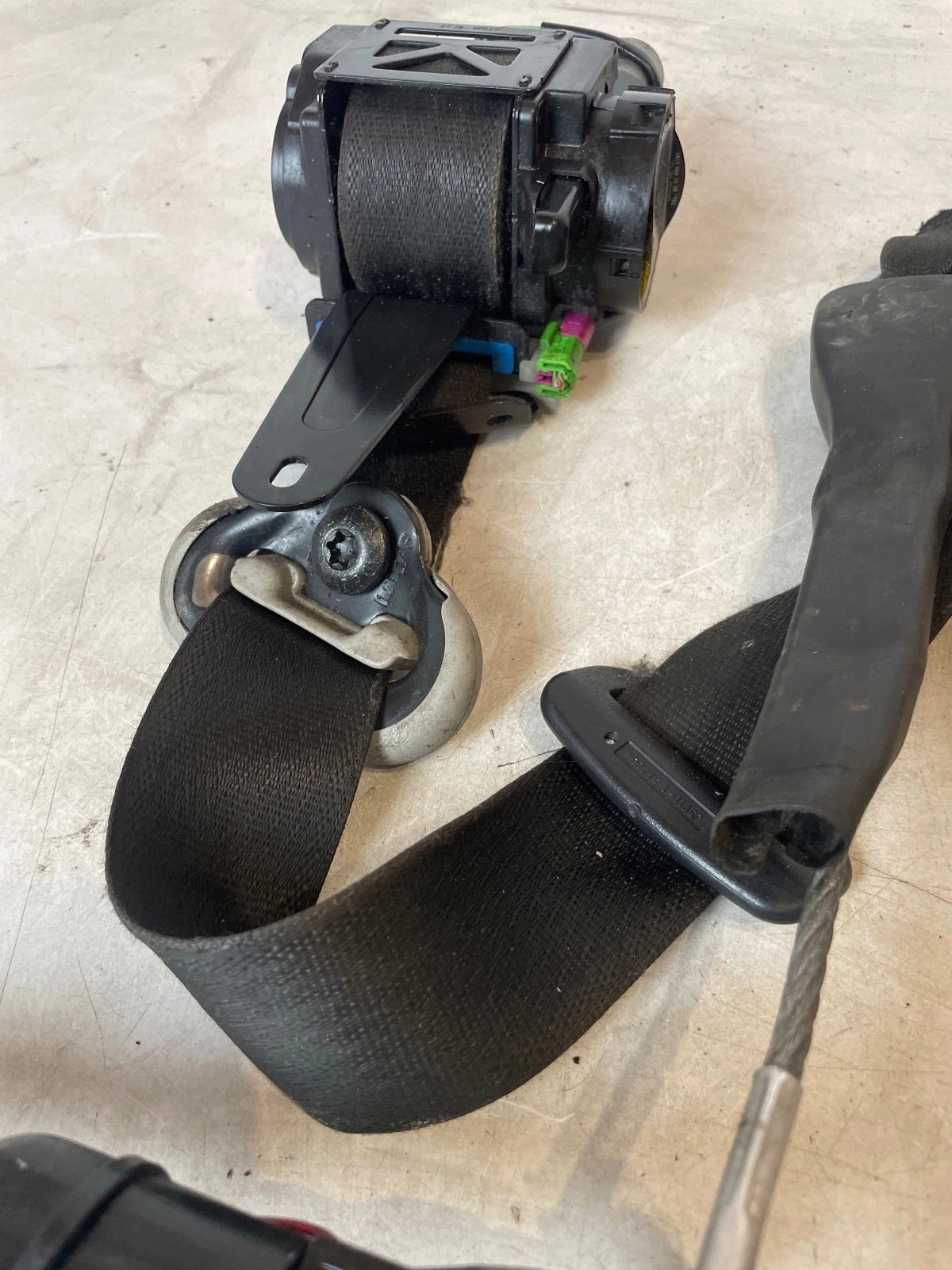 tension belt safety front front right Opel Antara
