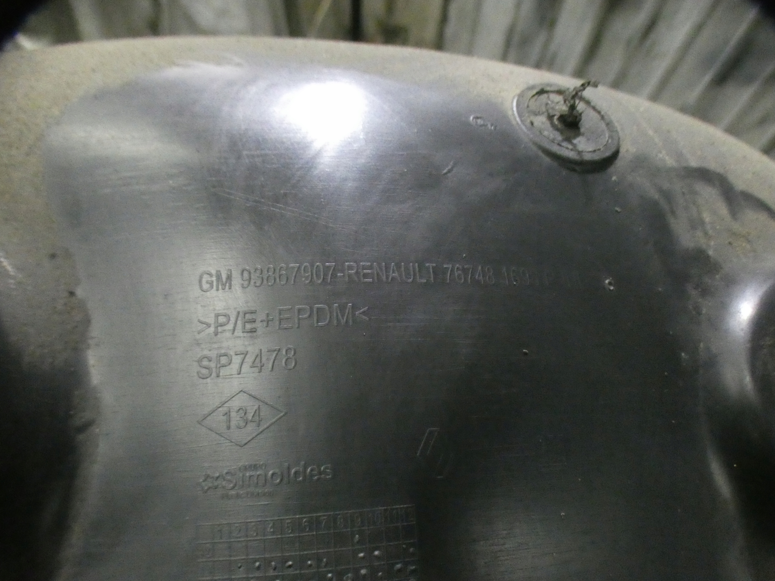 mudguard right left rear part TRAFIC VIVARO III