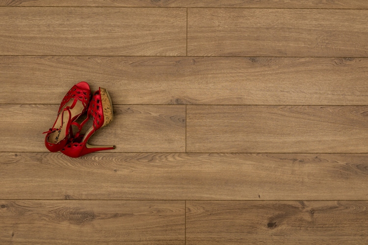 PANELE PODŁOGOWE KRONOTEX AMAZONE AC5 10MM V4-FUGA Jednostka sprzedaży m2