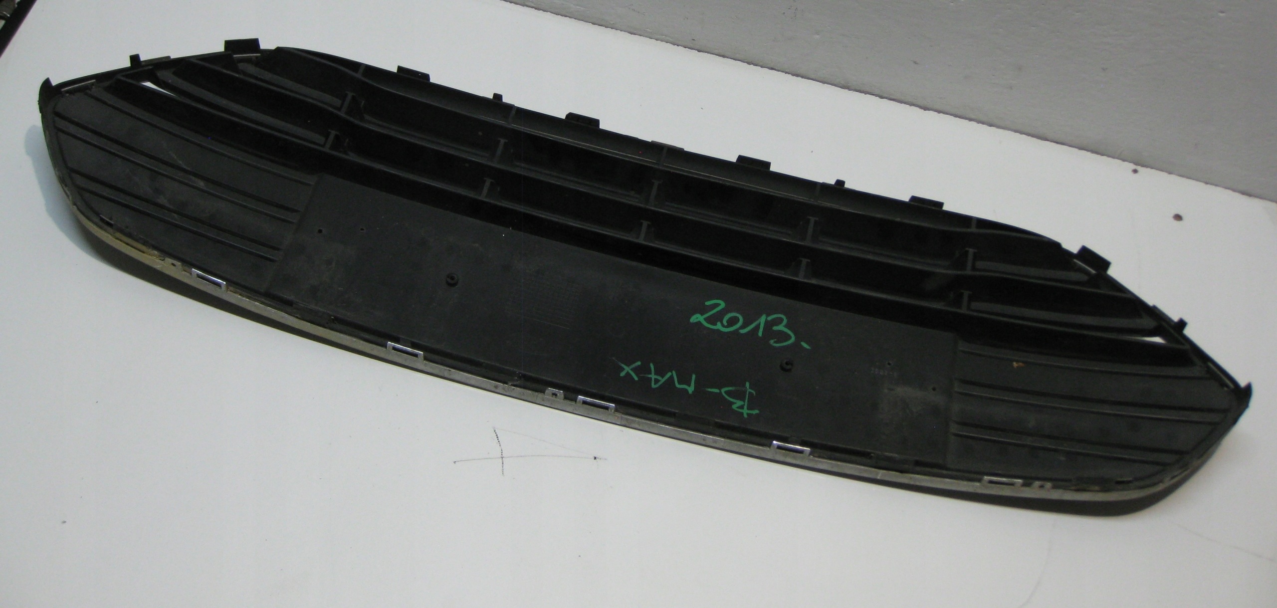 FORD B-MAX 13R 1.0EB grid of a bumper central front grille AV11-17B968-AA