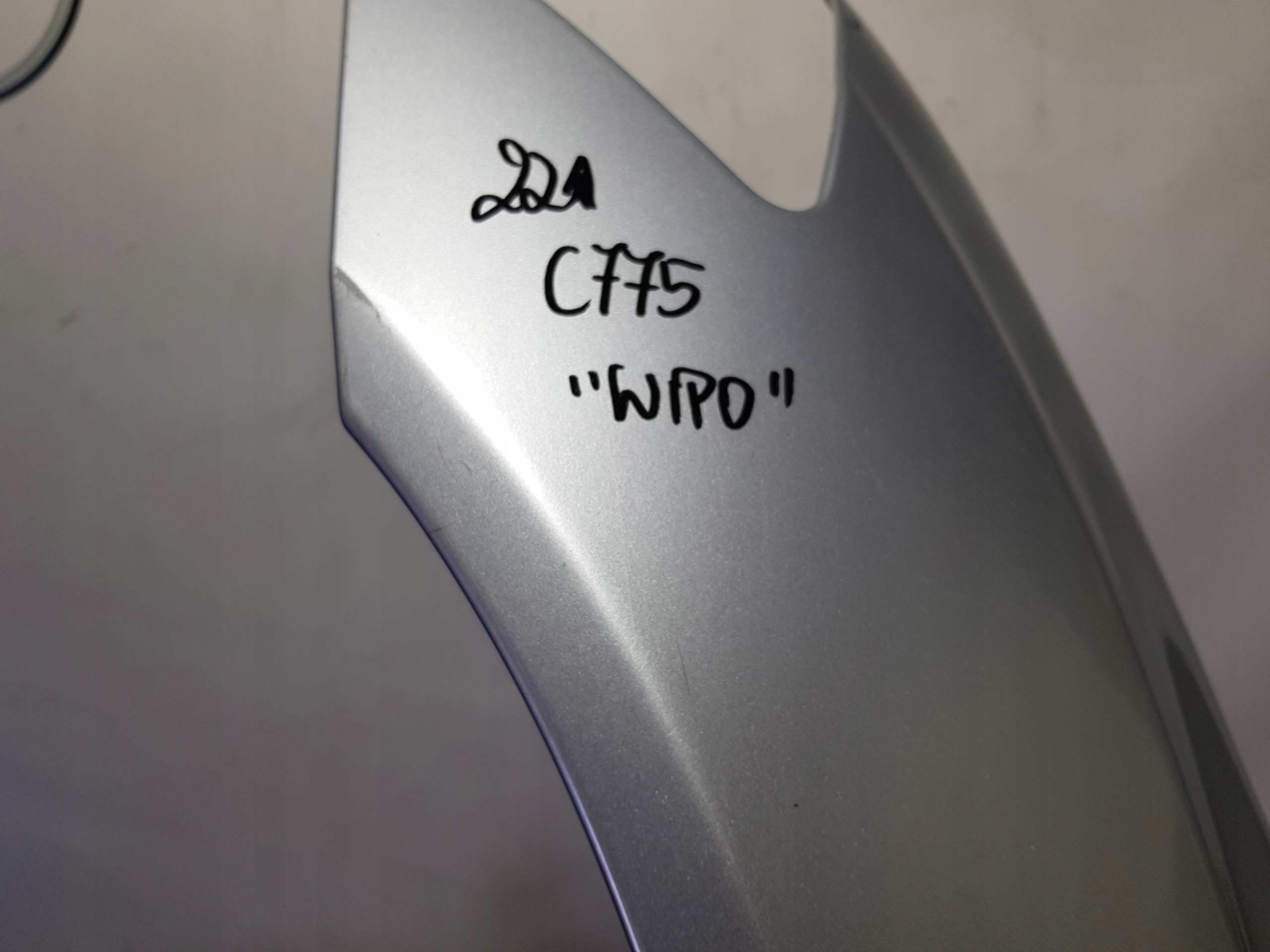 fender left front MERCEDES W221 C775 775