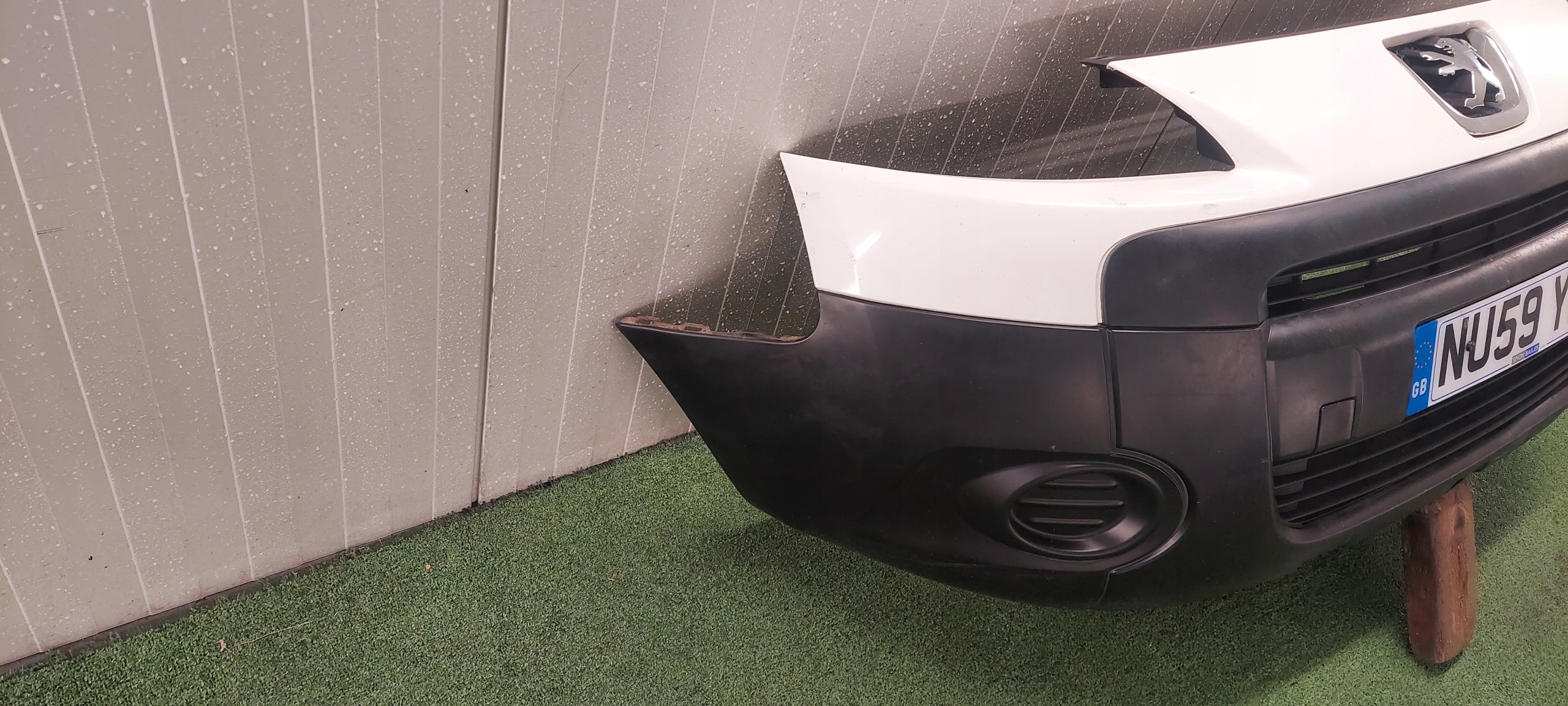 bumper front PEUGEOT PARTNER III 08-15 LAK: EWP