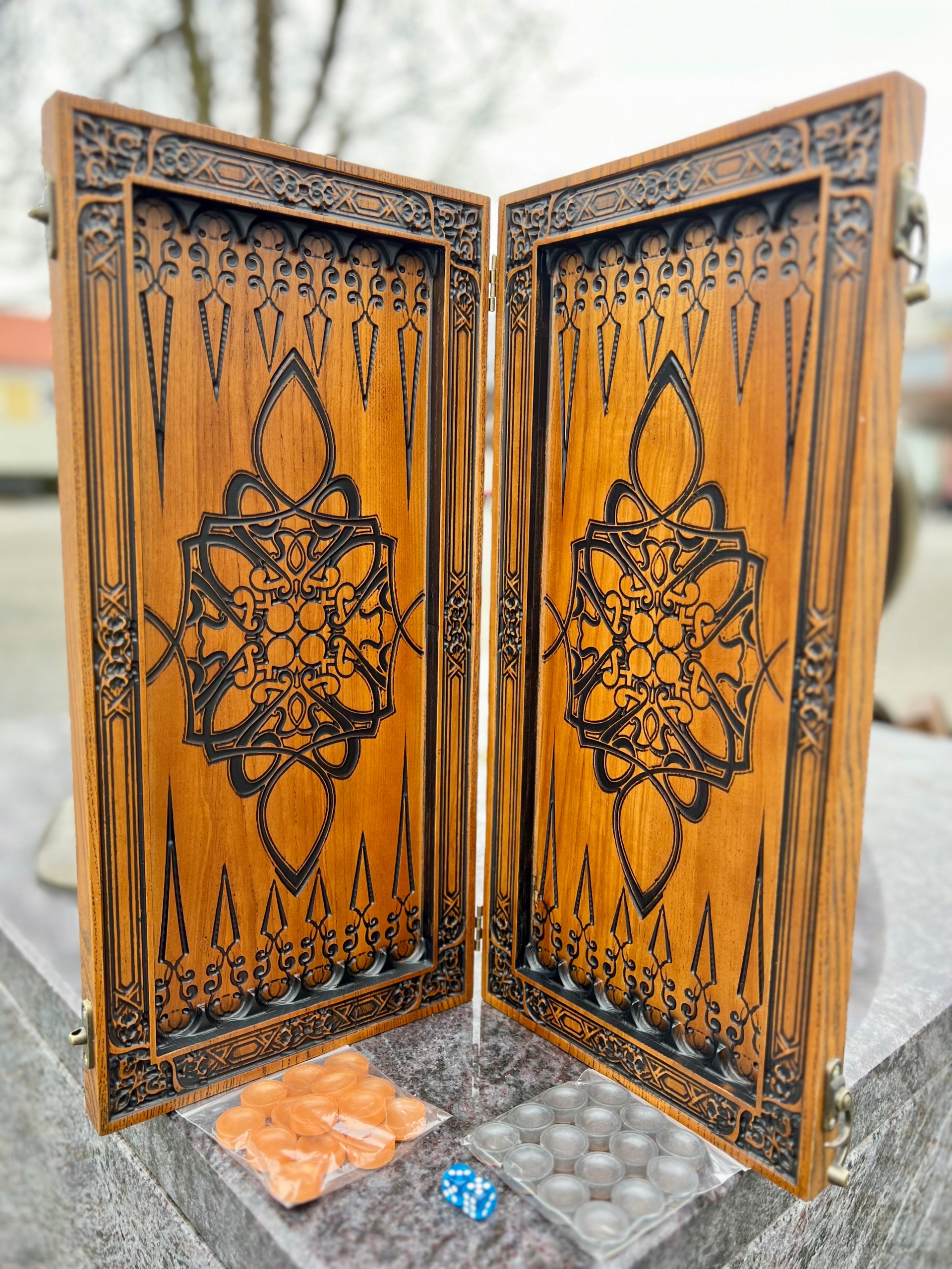 Drewniany Backgammon - Wzór Szachy z Pająkiem Nazwa Drewniany Backgammon