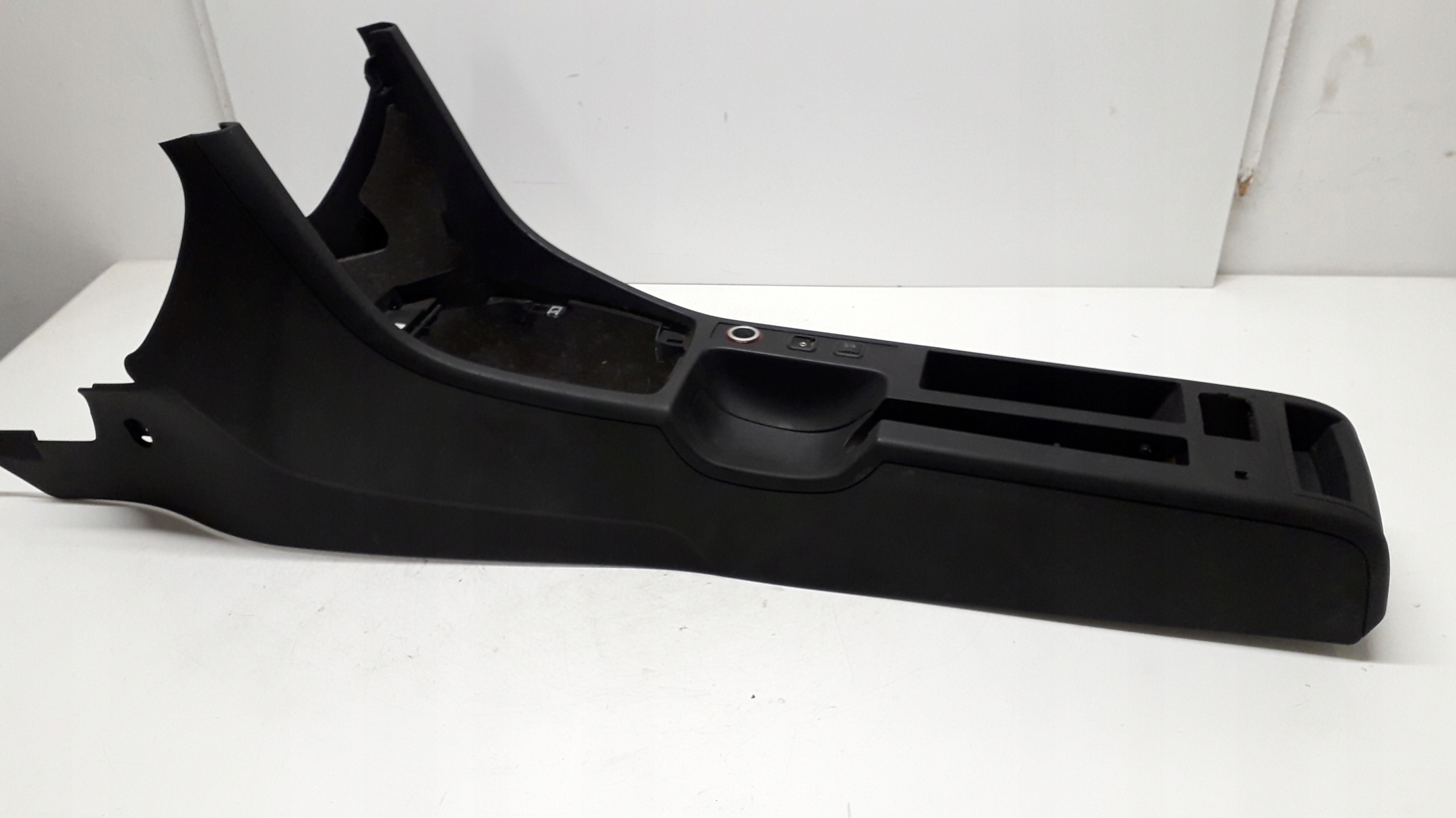 08- - SEAT EXEO 08 - ЦЕНТРАЛЬНИЙ ТУНЕЛЬ