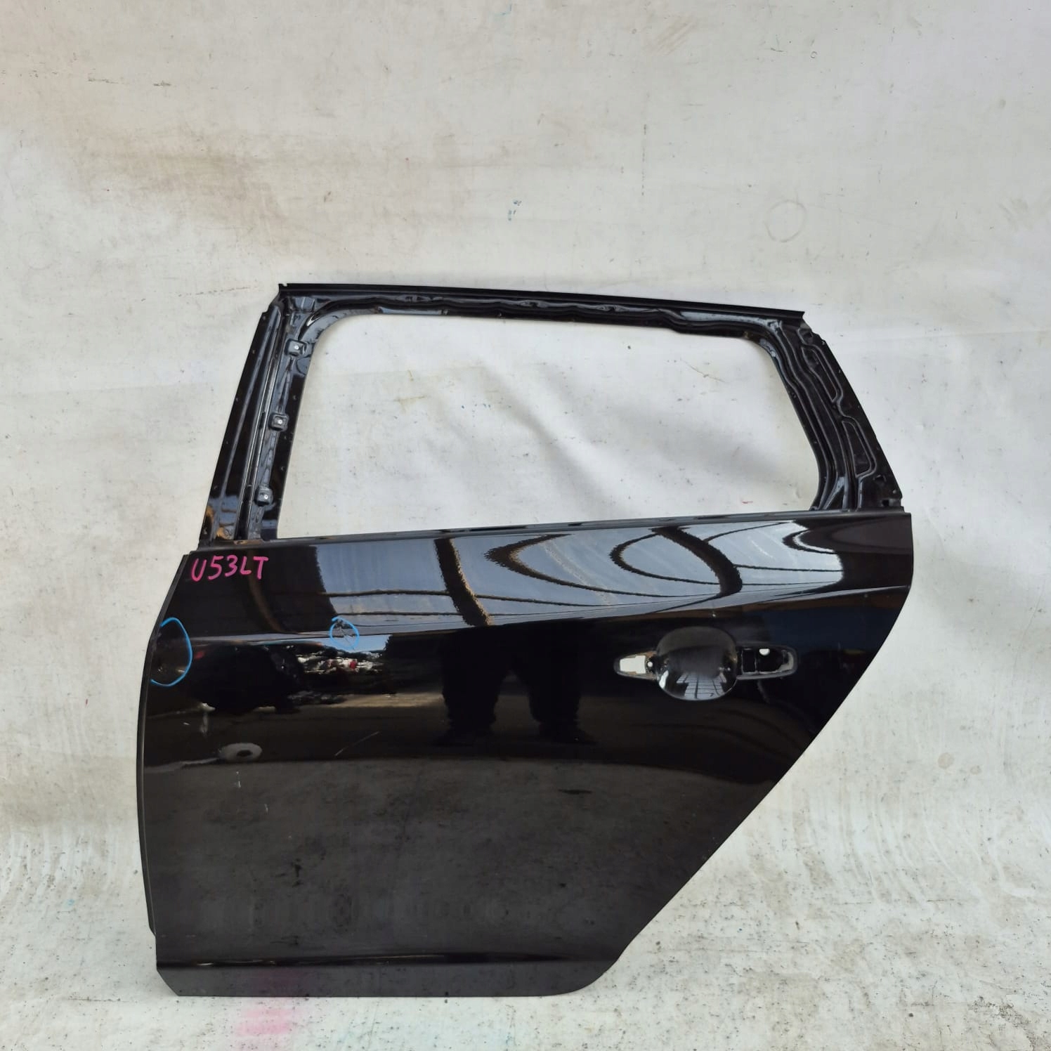 VOLVO V60 and 1 10-18 door rear part rear. left