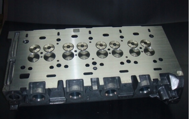 Głowica 2,5 CDTI OPEL MOVANO KOMPLETNA WAŁKI