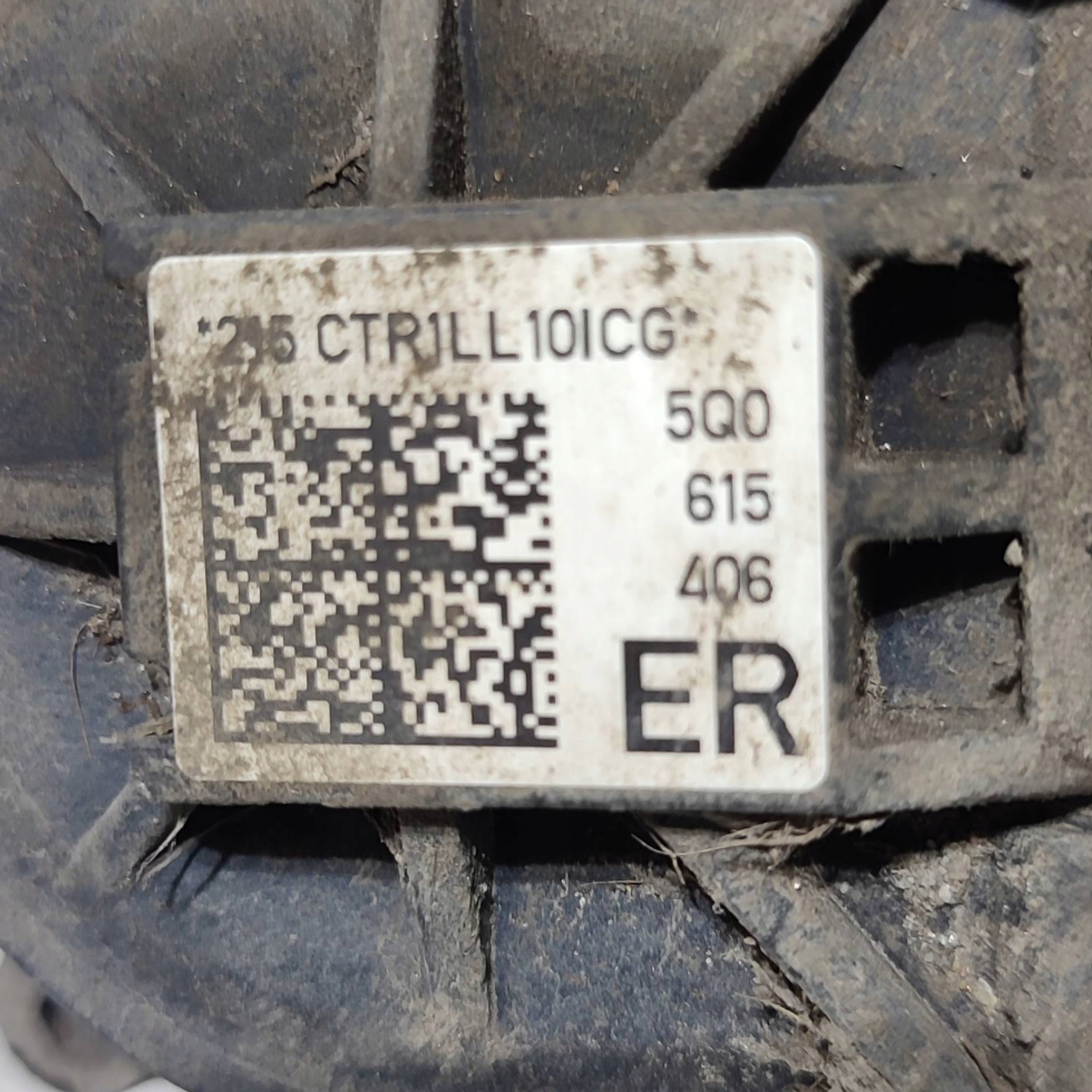 Volkswagen Touran III 20r 5TA rear part side right caliper