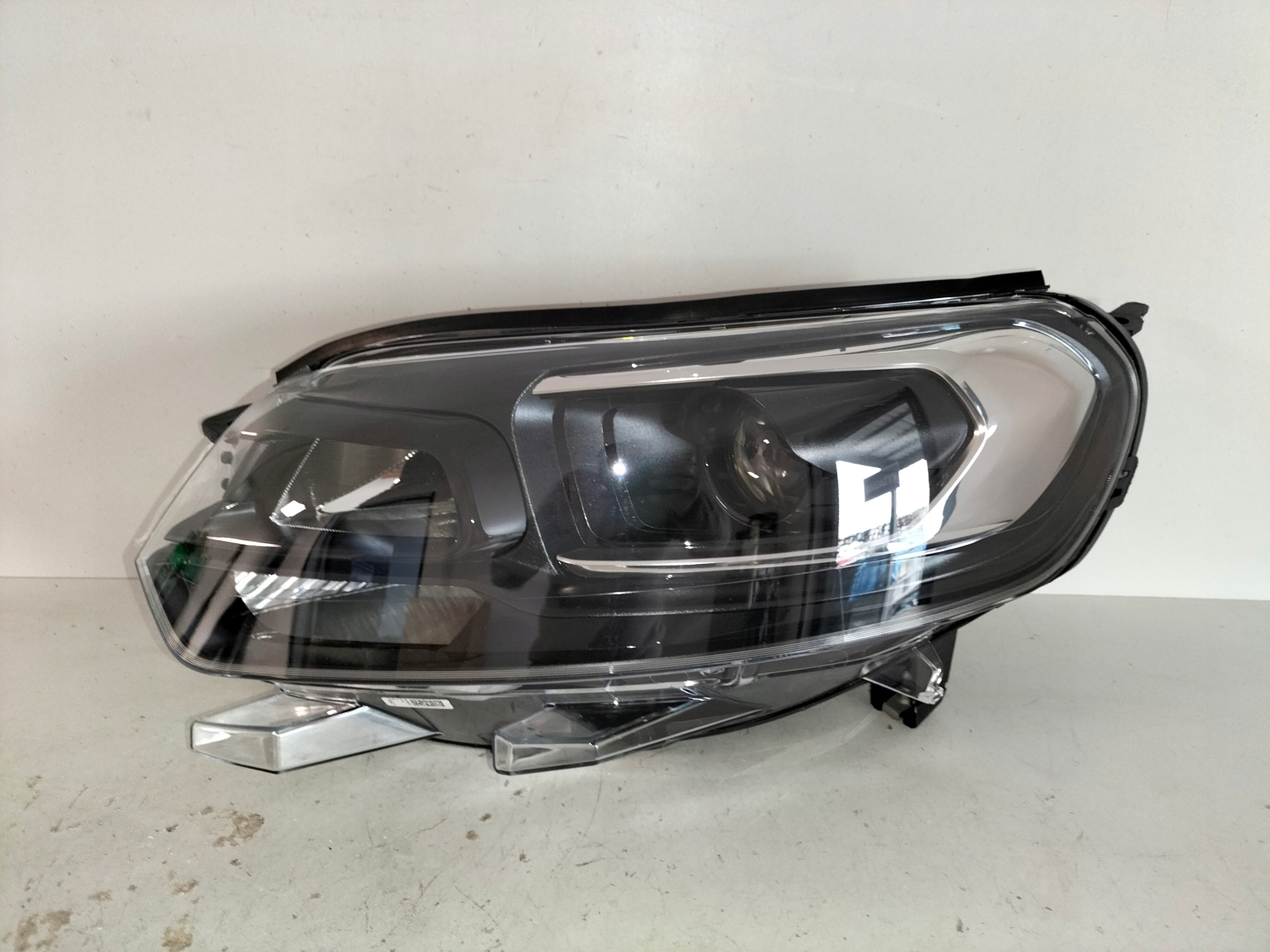 light front reflektor left CITROEN JUMPY III 16- SAPCETOURER XENON