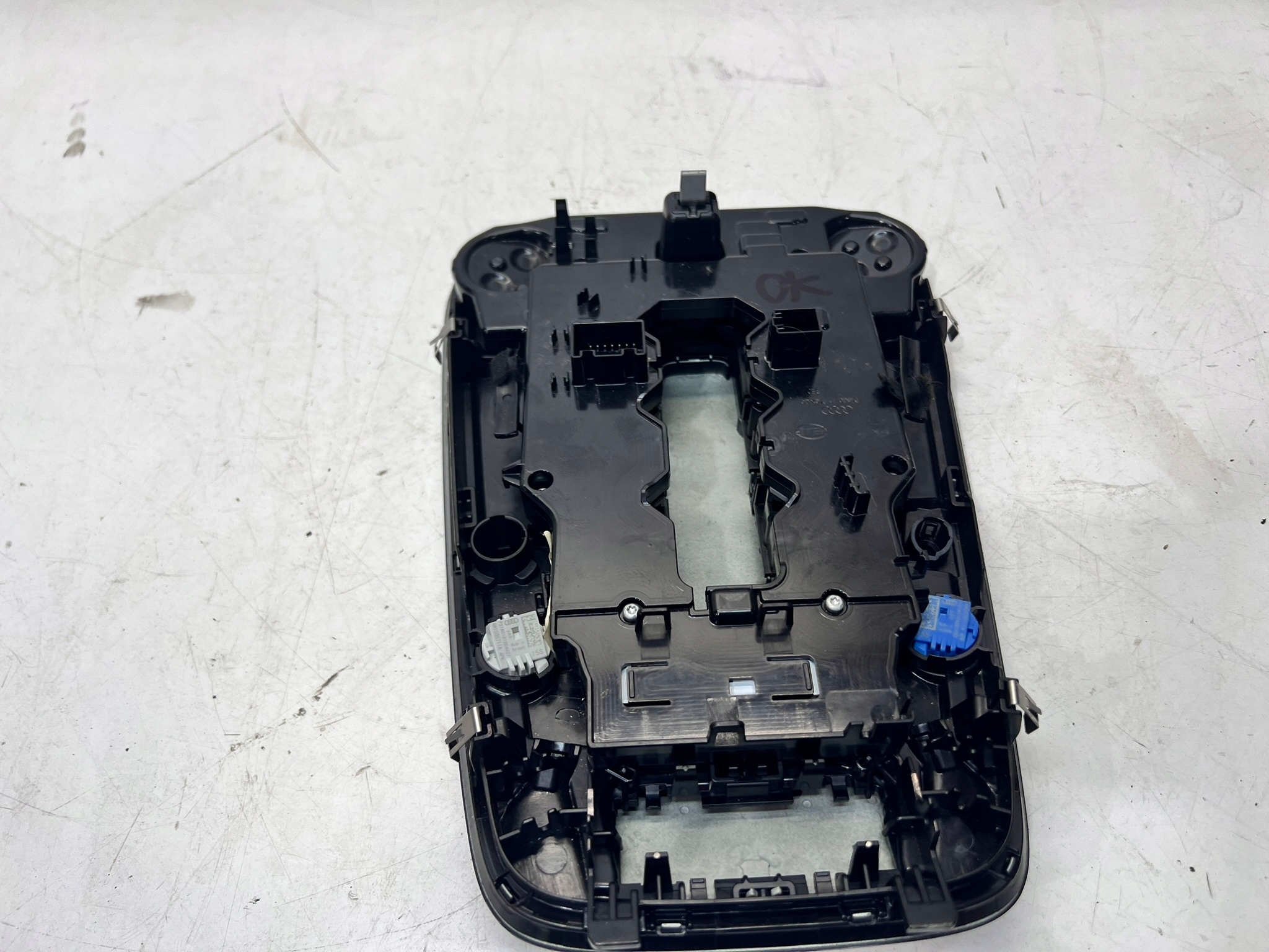 light OSWIETLENIE cabs AUDI Q5 FY 80A947135G 6PS