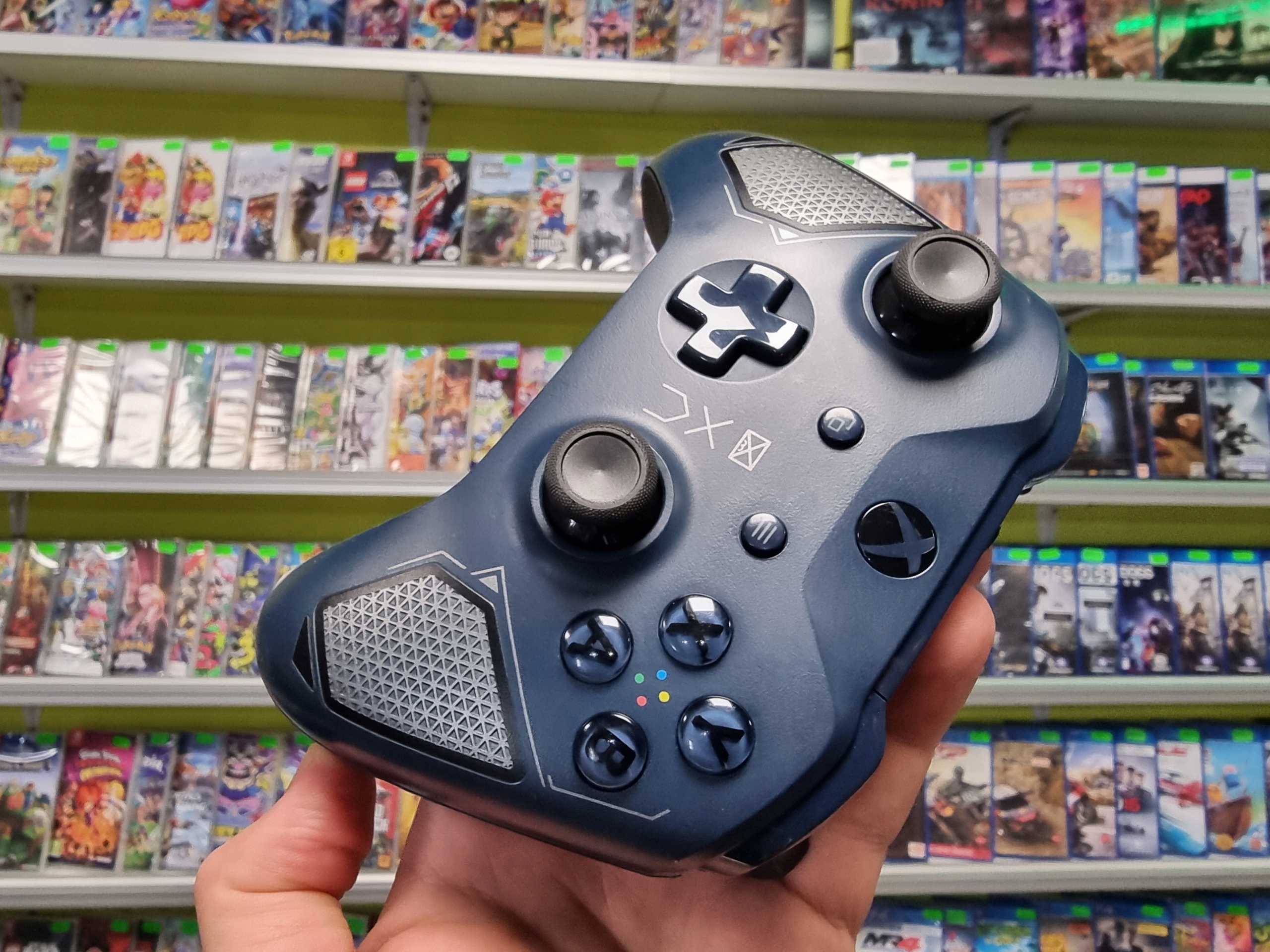 126. PAD KONTROLER XBOX ONE SERIES S X PC PATROL TECH GUMOWANE GRIPY Kolor granatowy