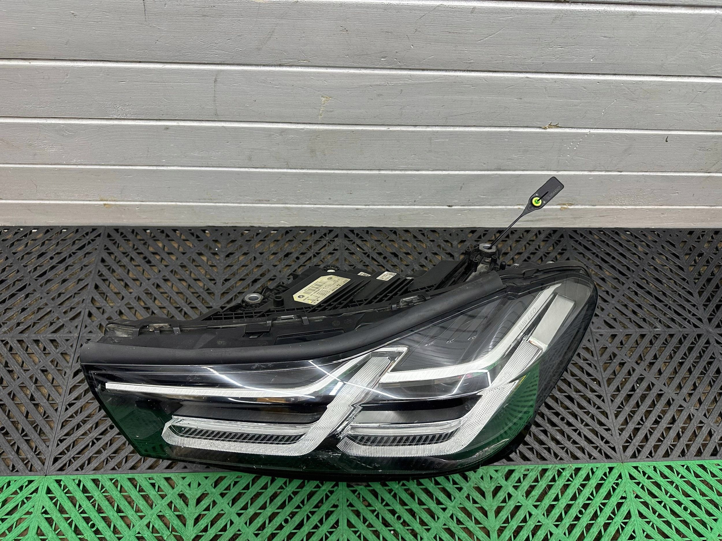 light front side left BMW 6 G32 LCI Gran Turismo 5A38901
