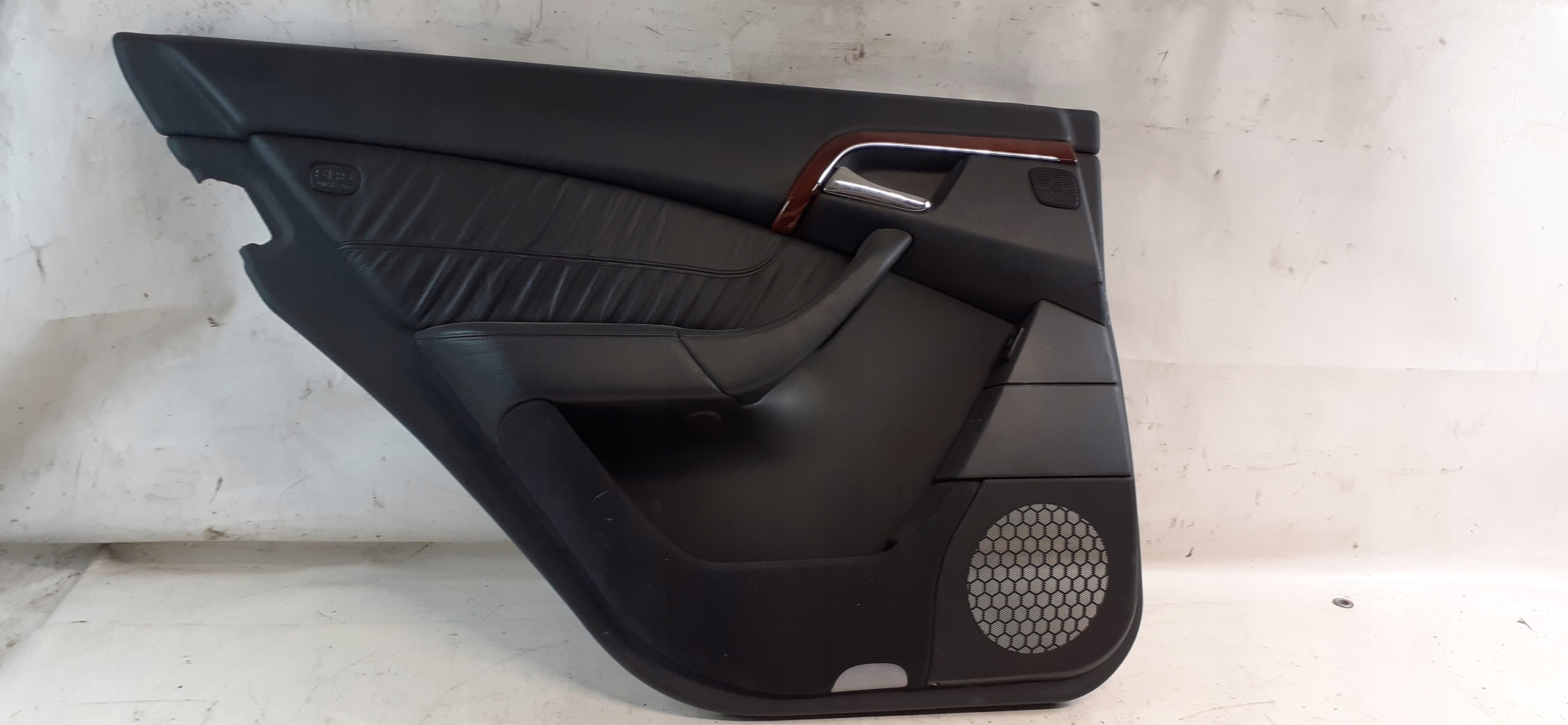Mercedes W220 side TAPICERK door left rear part