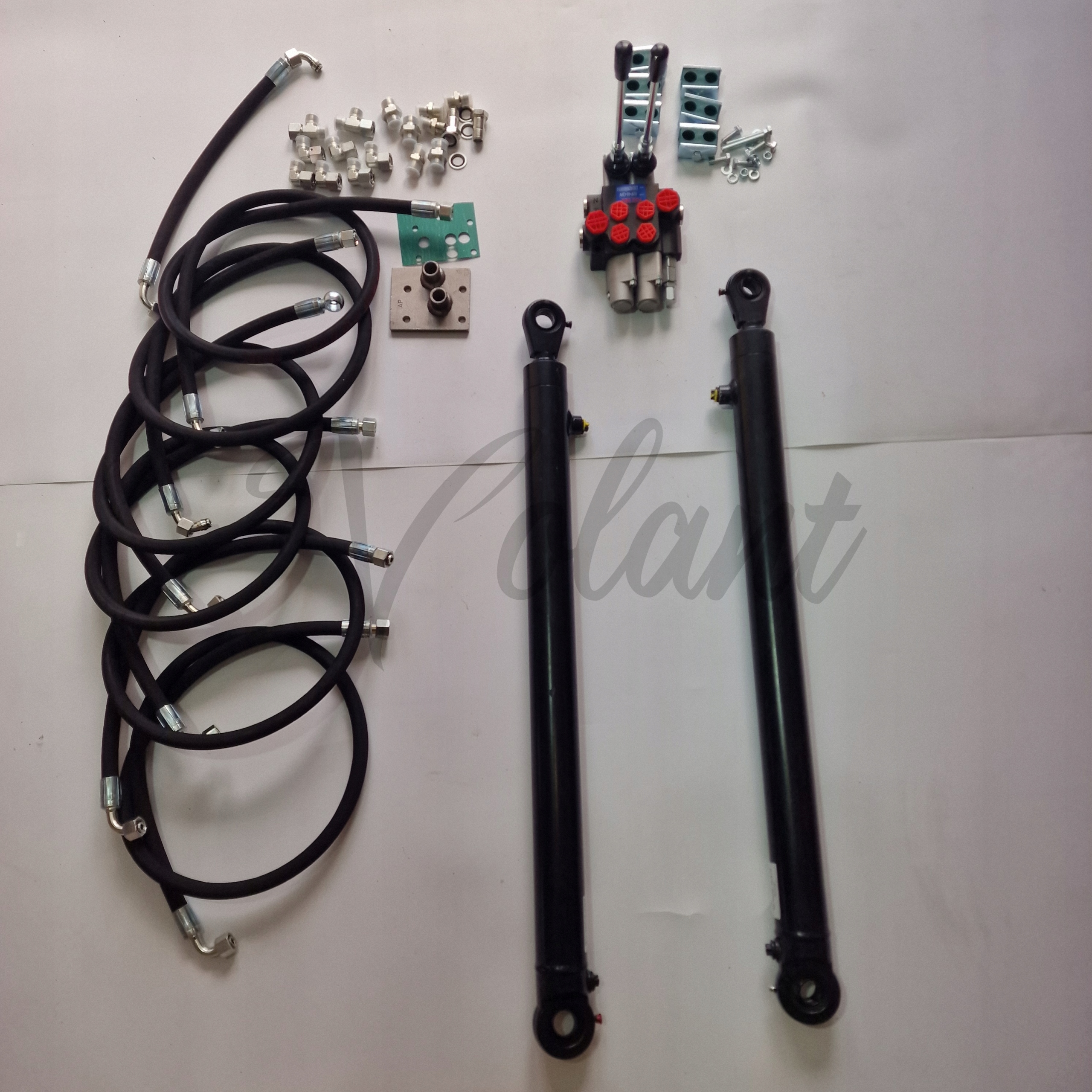 Rozdělovač C-330 Pro Tah Zvedáku 2 Sekce Komplet 2 Pohony Nakladač