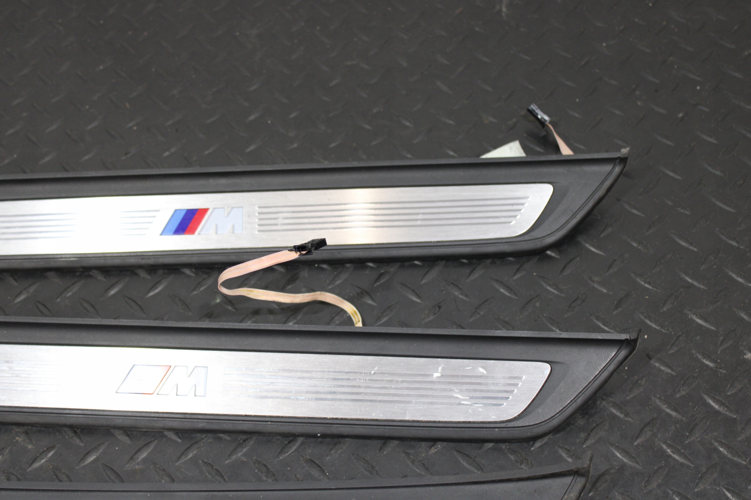 mouldings caps threshold LED BMW 6 GT G32