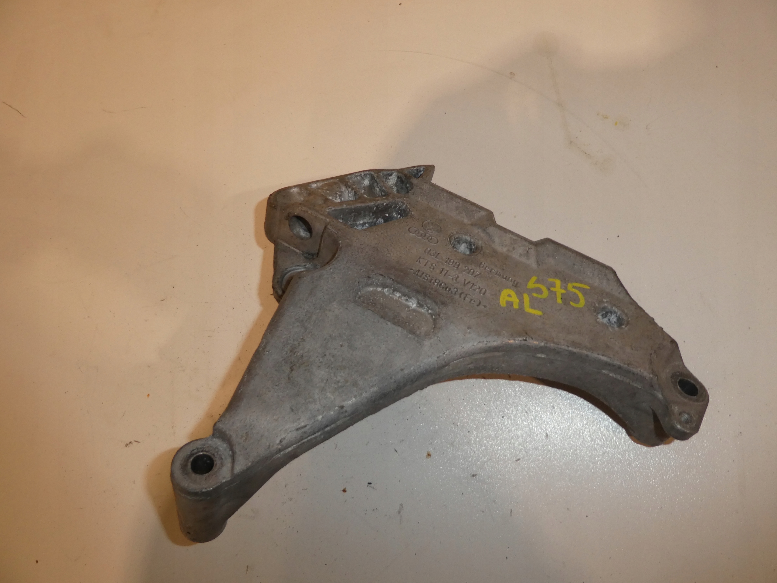 holder engine mount VW TOURAN 2.0 TDI 03L199207