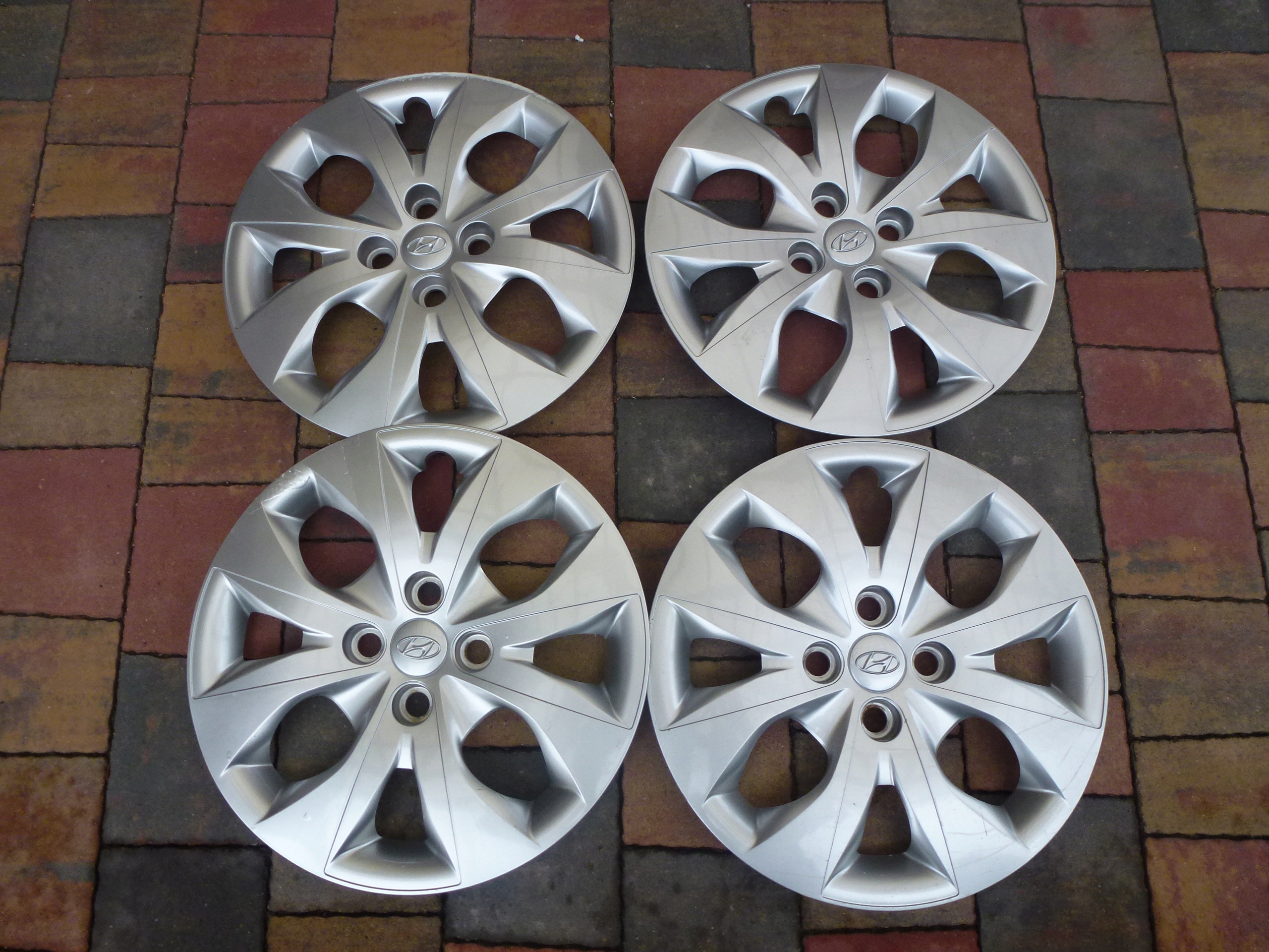 Колпаки для HYUNDAI I20 II 15 ' 52960-C8001 комплект