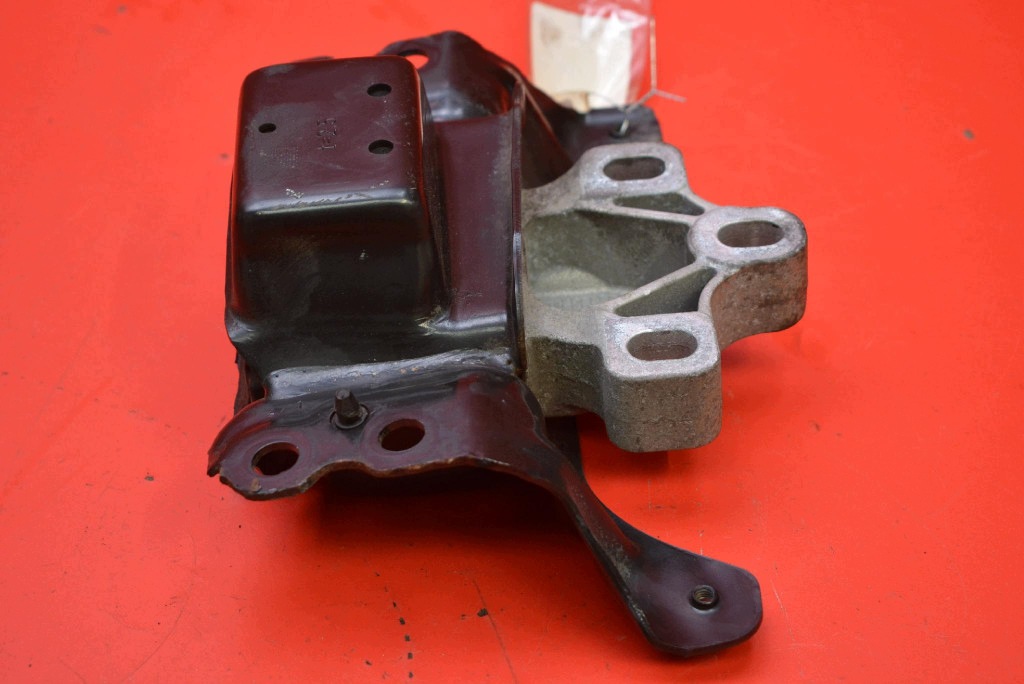 holder engine mount left 5Q0199555AD SKODA OCTAVIA 3 III 2.0 TDI 150 KM