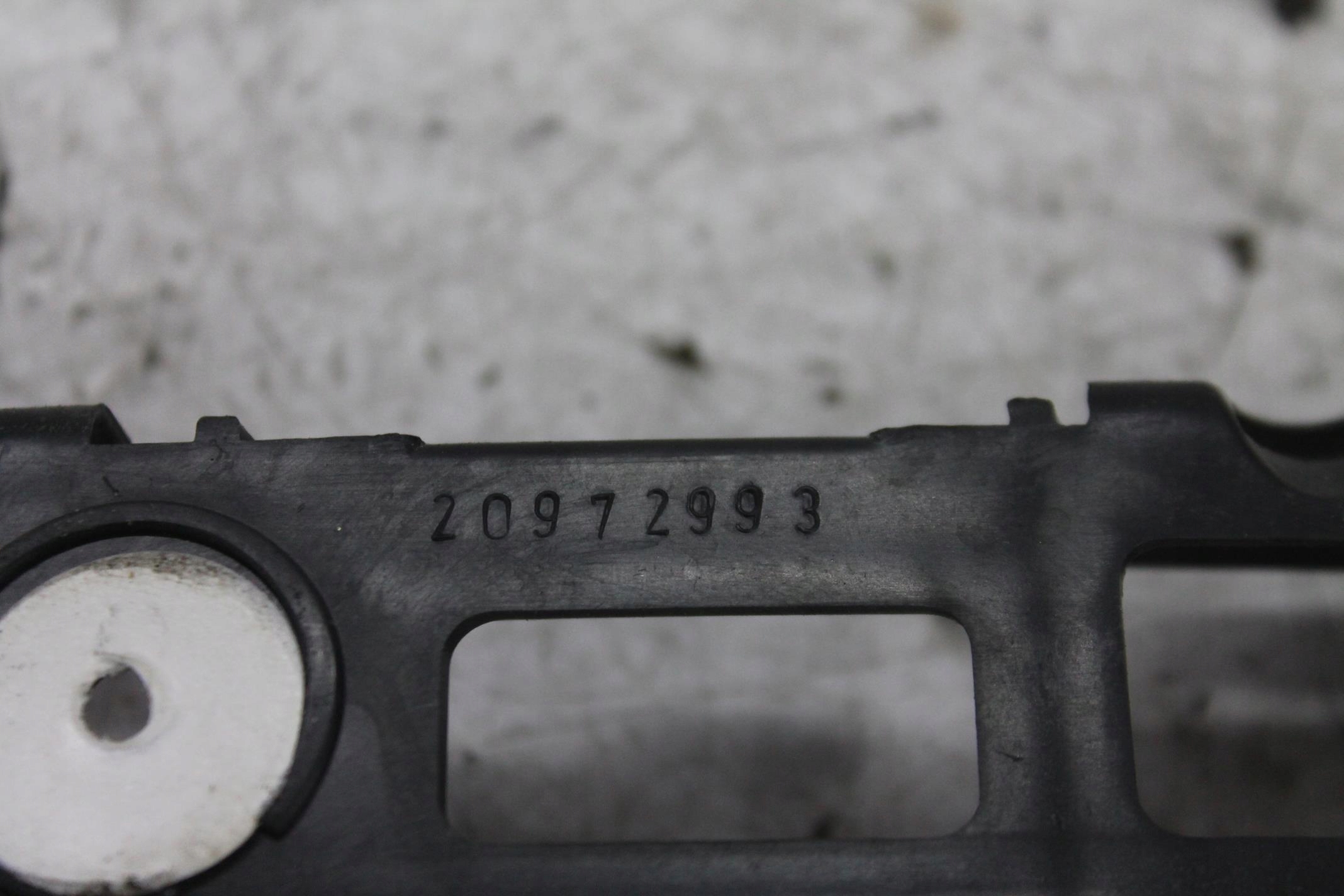 Support Gauche Arrière 20972993 INSIGNIA A KOMBI 08-17