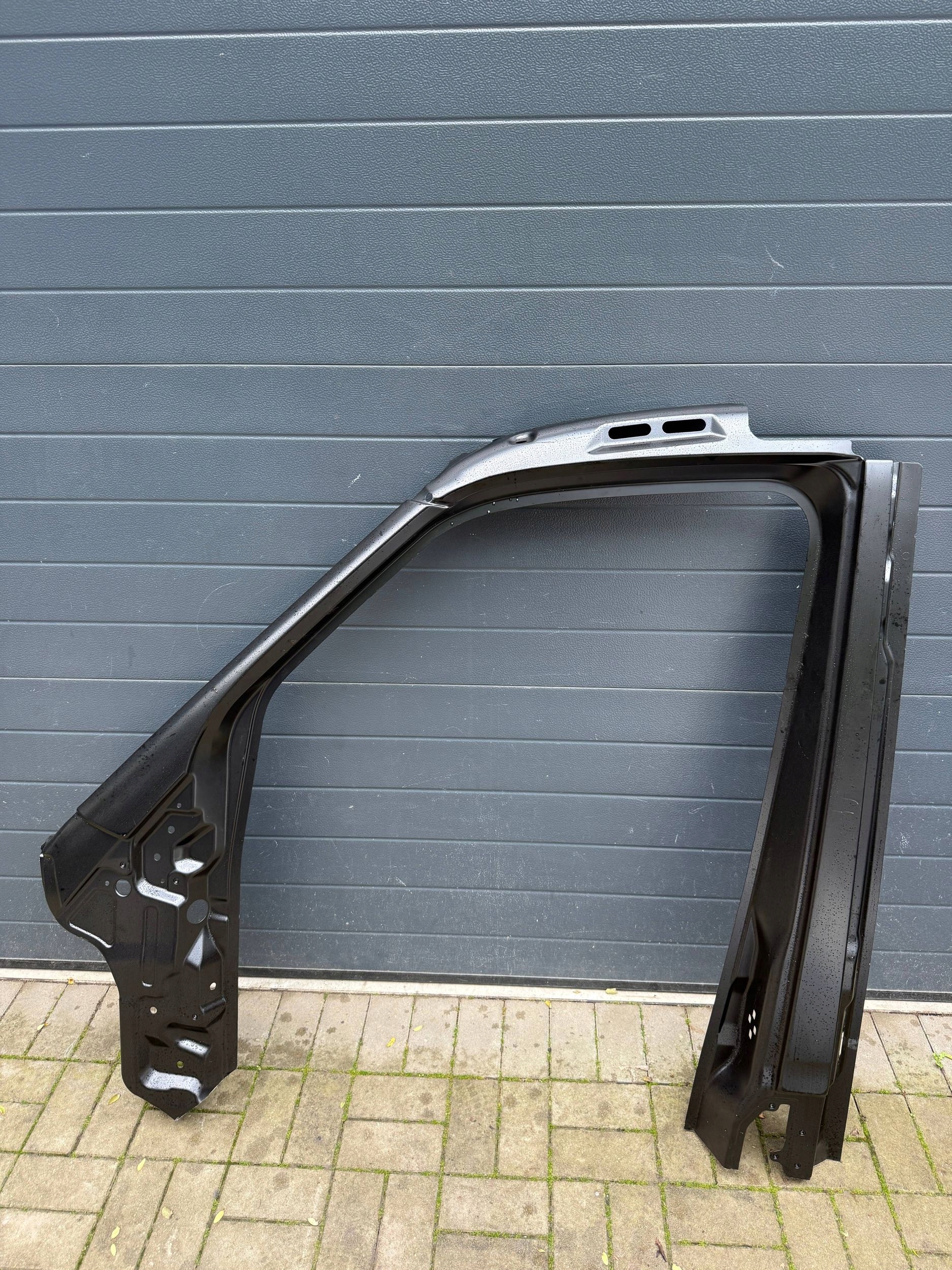 Mercedes 907 910 pillar side slupka left front front