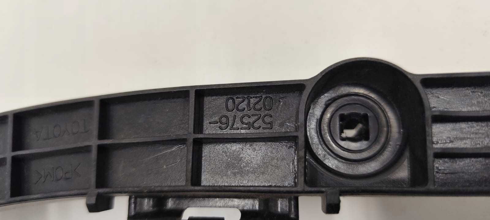 bumper bracket left rear part TOYOTA COROLLA E16 / 52576-02120