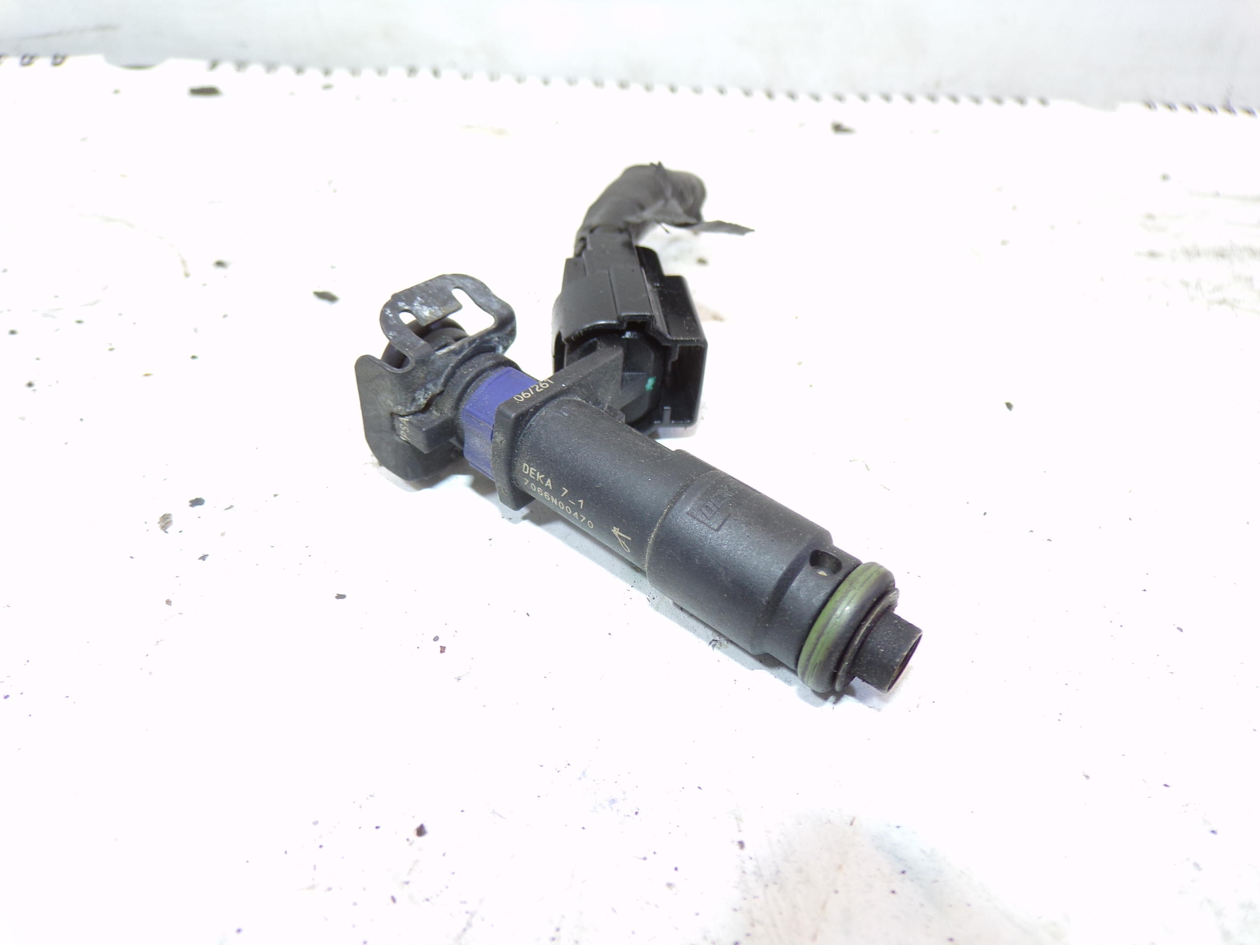 nozzle PEUGEOT 407 1.8b engine RFJ 7066N00470 (2)
