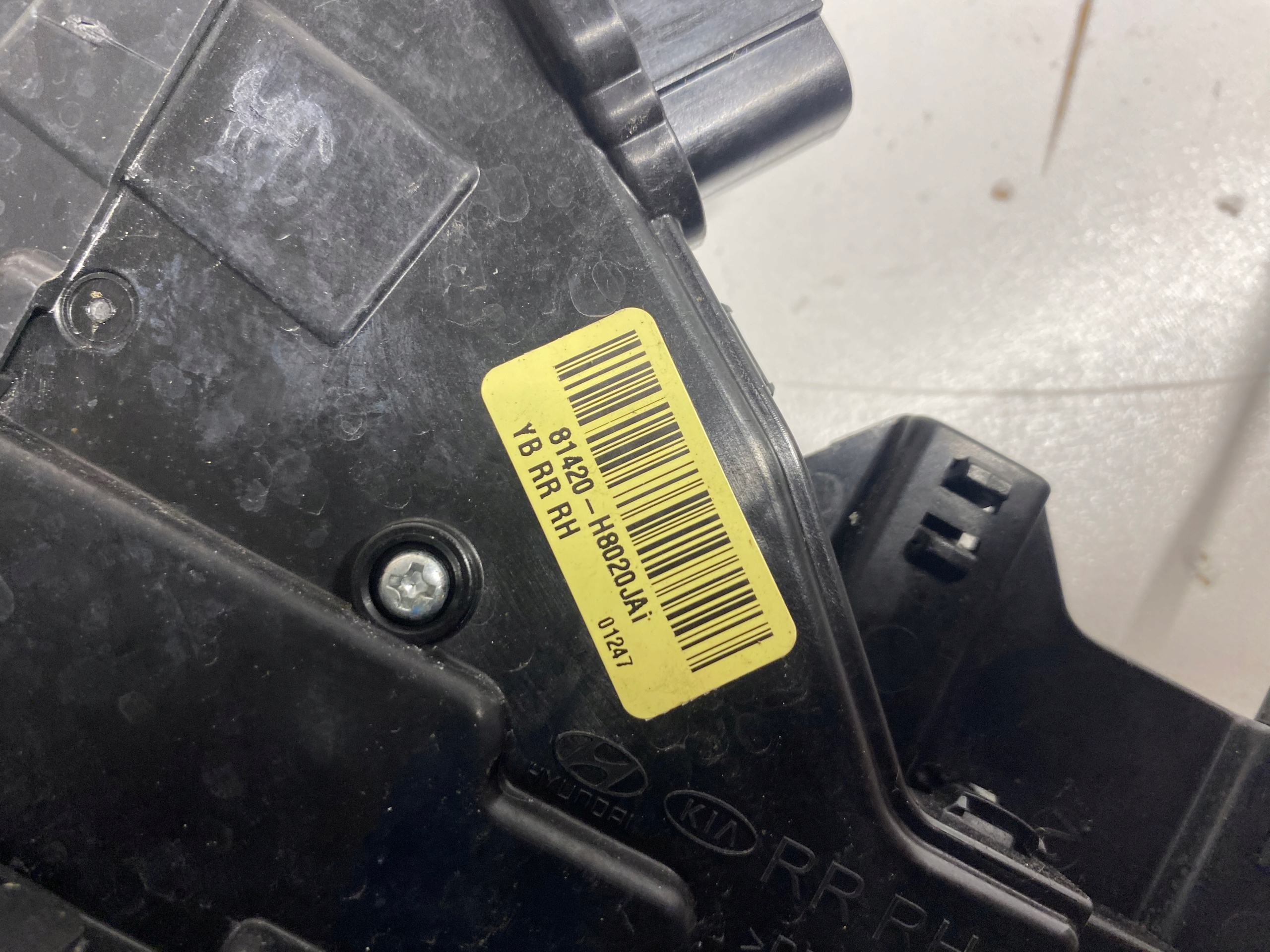 KIA STONIC lock door right rear rear part