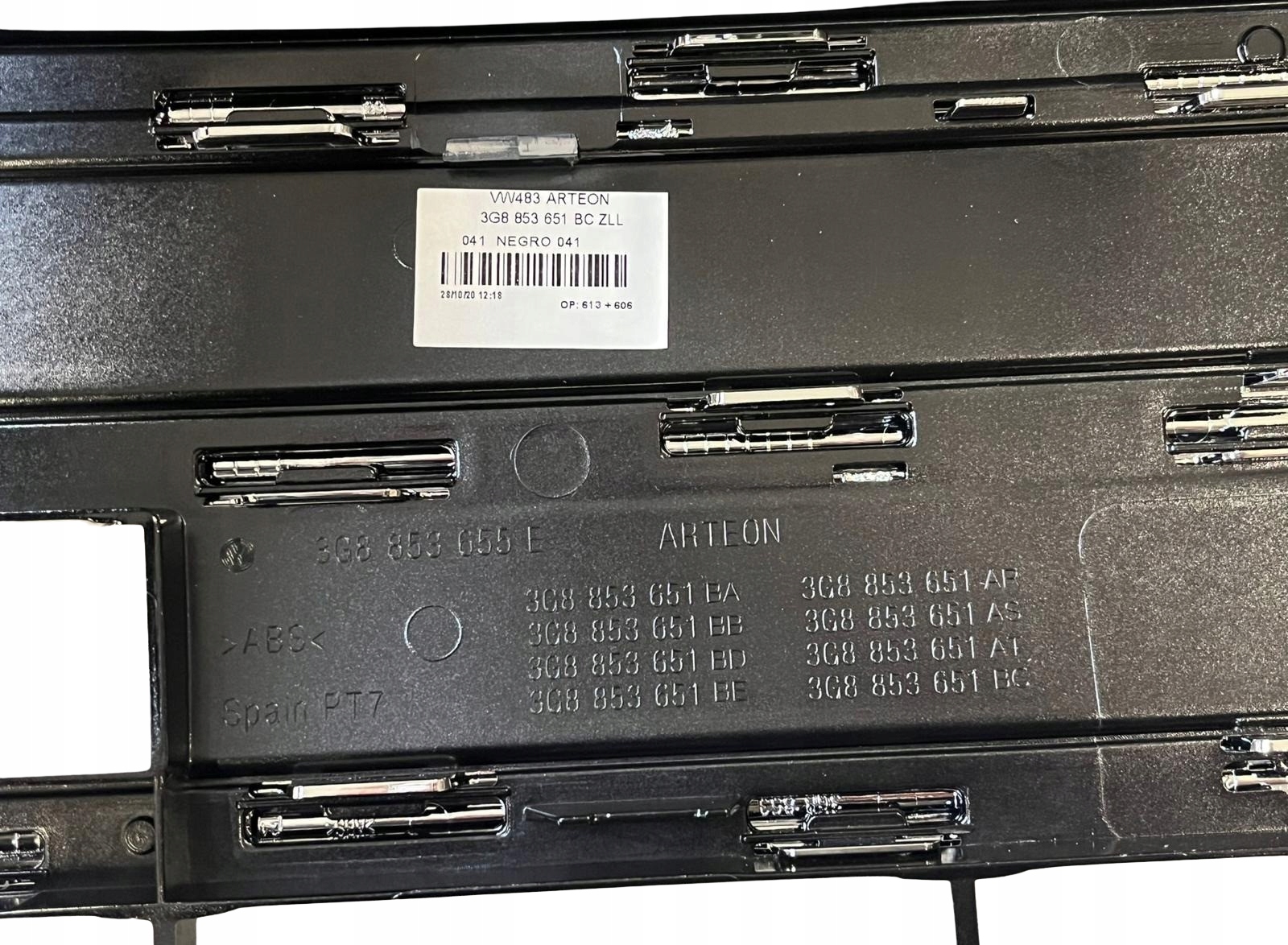 Grill atrapa VW 3G8853651BC Stan opakowania zastępcze