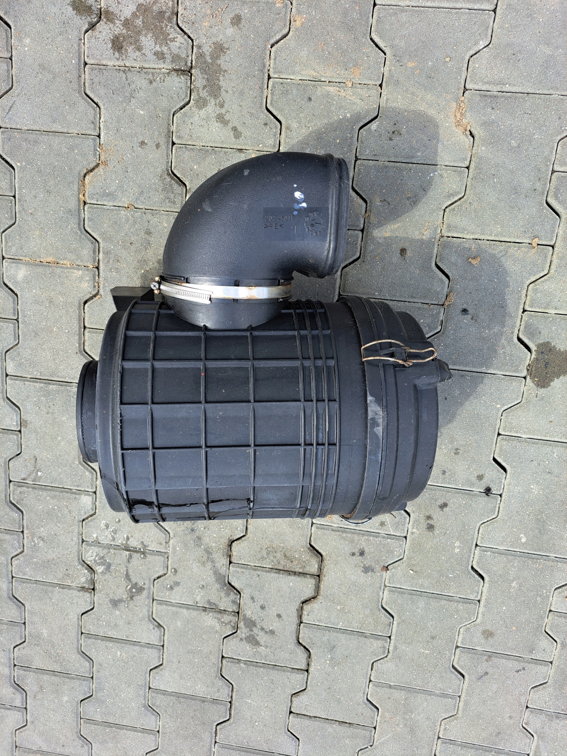 OBUDOWA FILTRA POWIETRZA RENAULT MIDLUM VOLVO FL