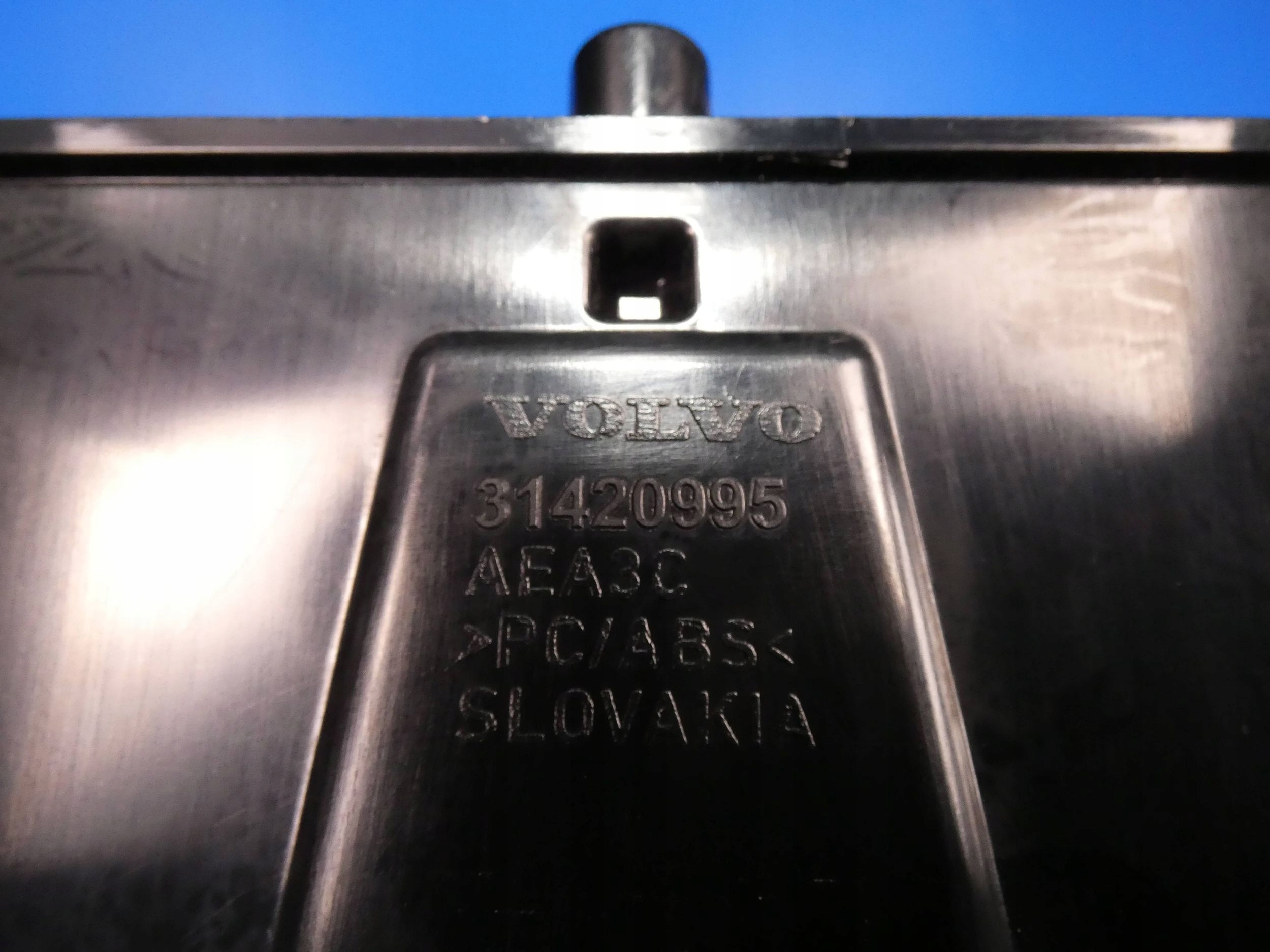 VOLVO V90 S90 armrest front hinge WERSJA ANGIELSKA