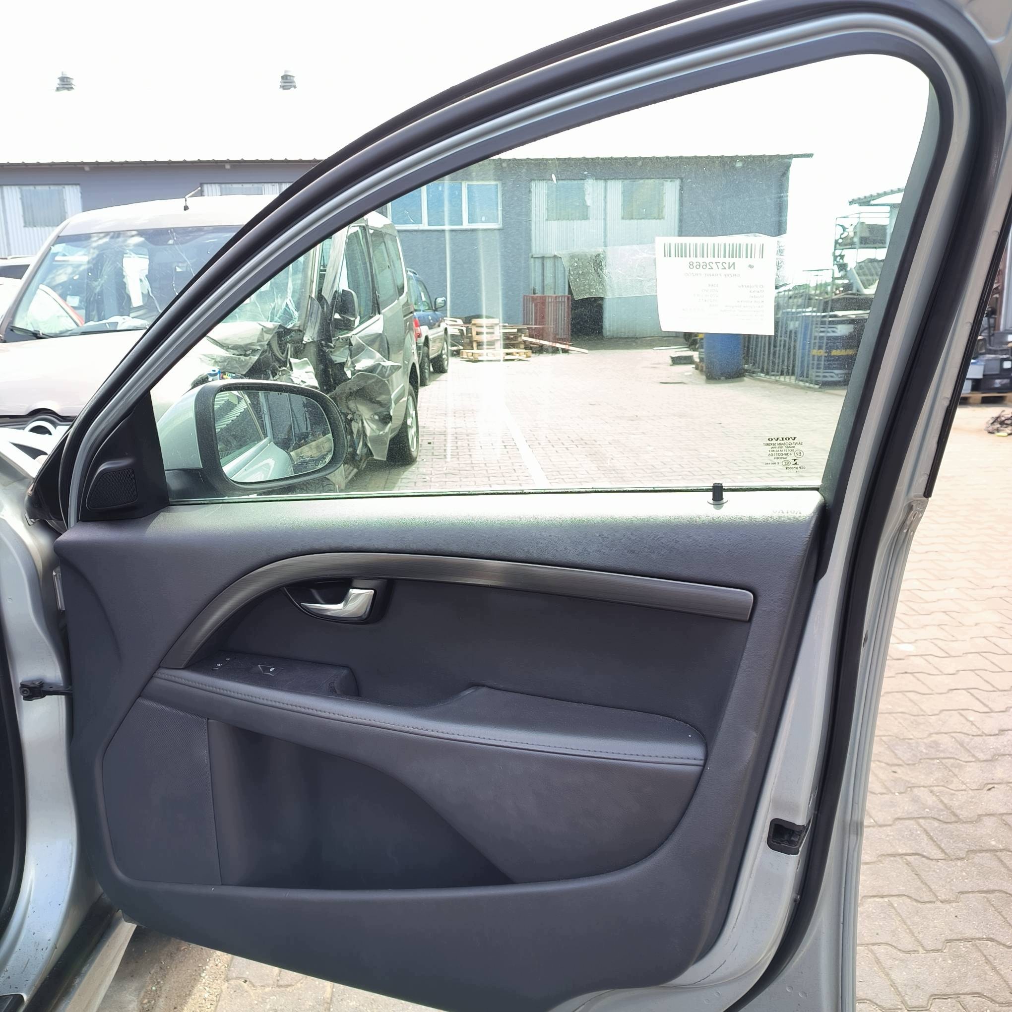 door right front 477 VOLVO V70 III LIFT