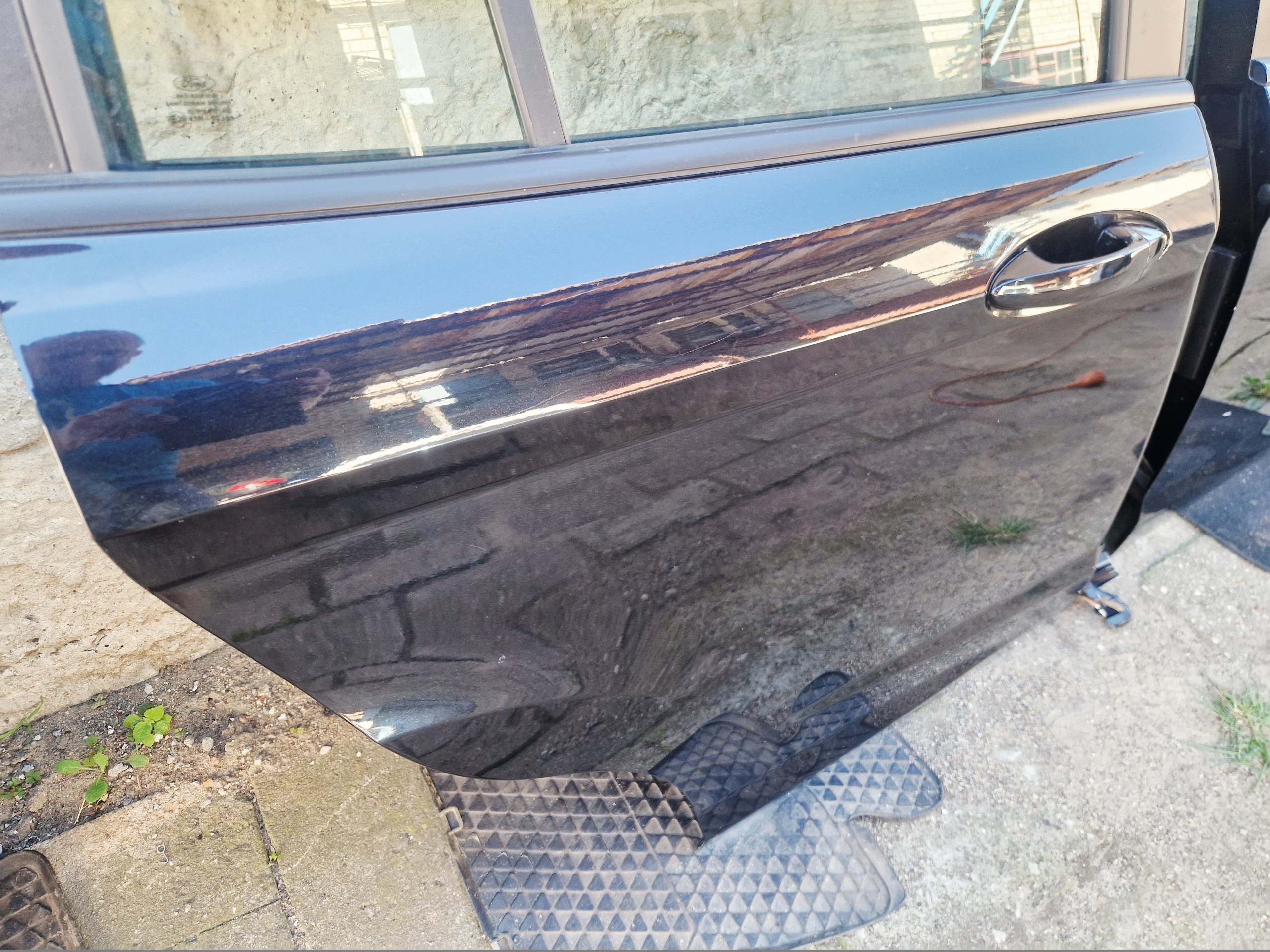FORD B-MAX BMAX door right rear part rear. colour KC black, complete