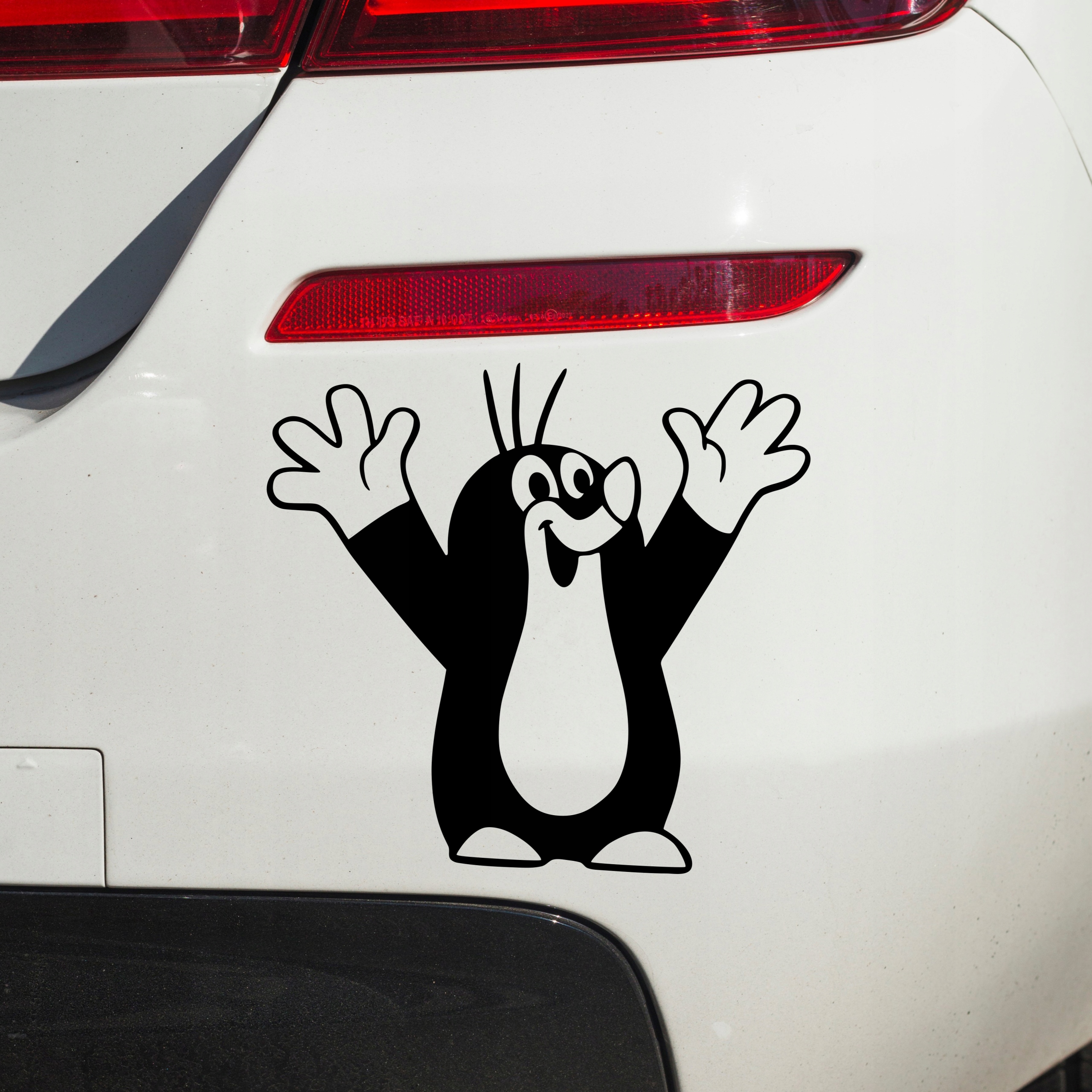 Naklejka WESOŁY RADOSNY KRECIK samochodowa samochód auto szybę POKAZUJE Producent Inny