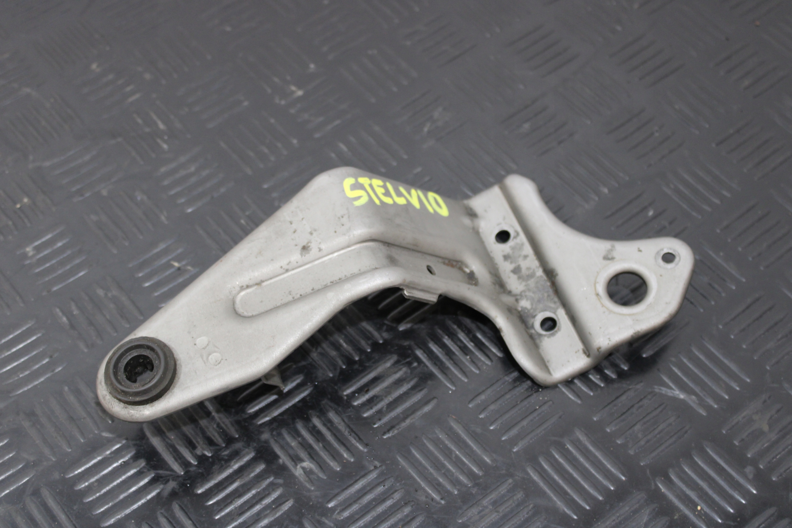 Support Support plaque Porte Console ALFA ROMEO STELVIO 2,2D 4X4