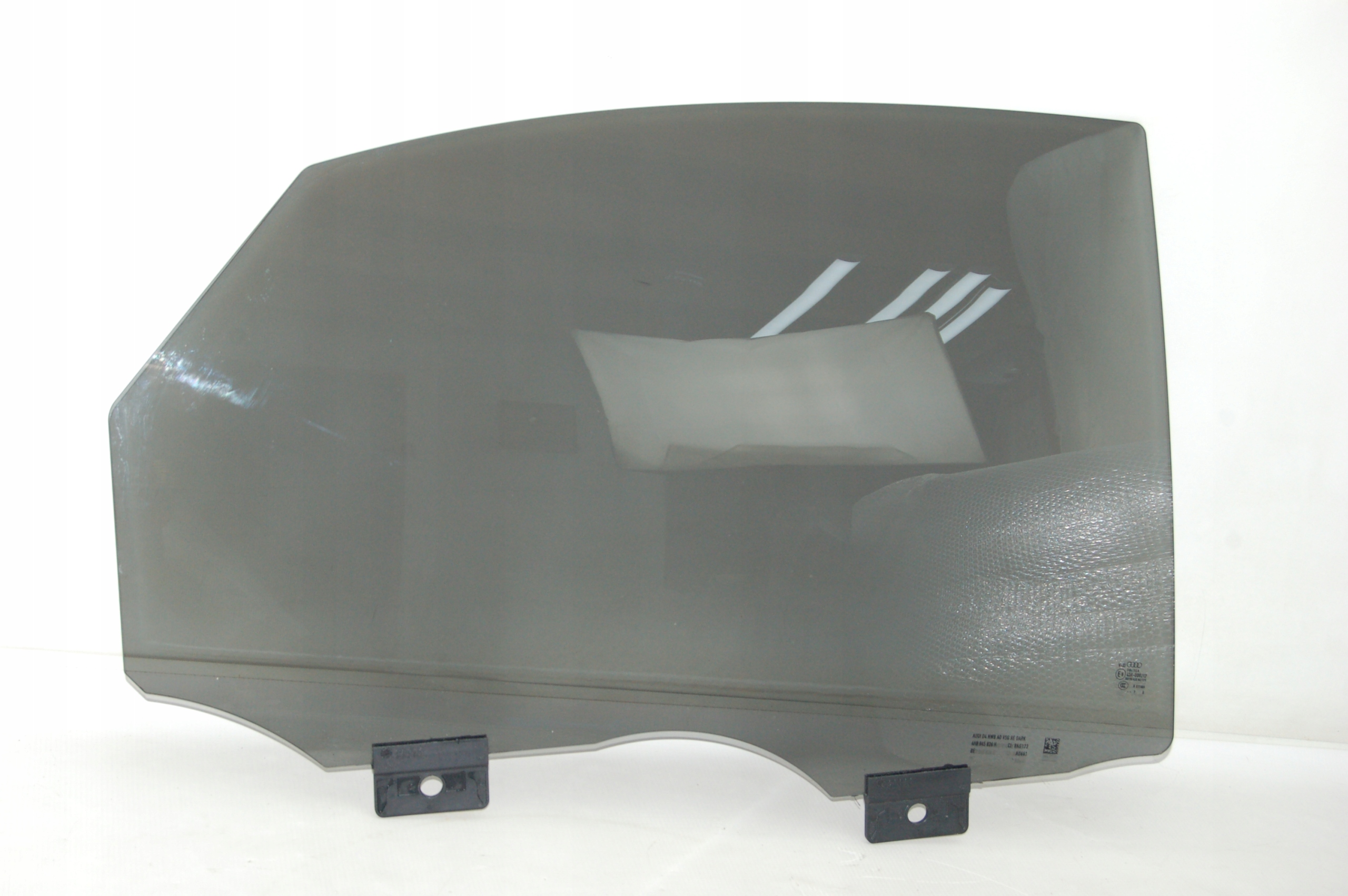 Стекло двери правый зад. Audi A8h0845026h As3 2017